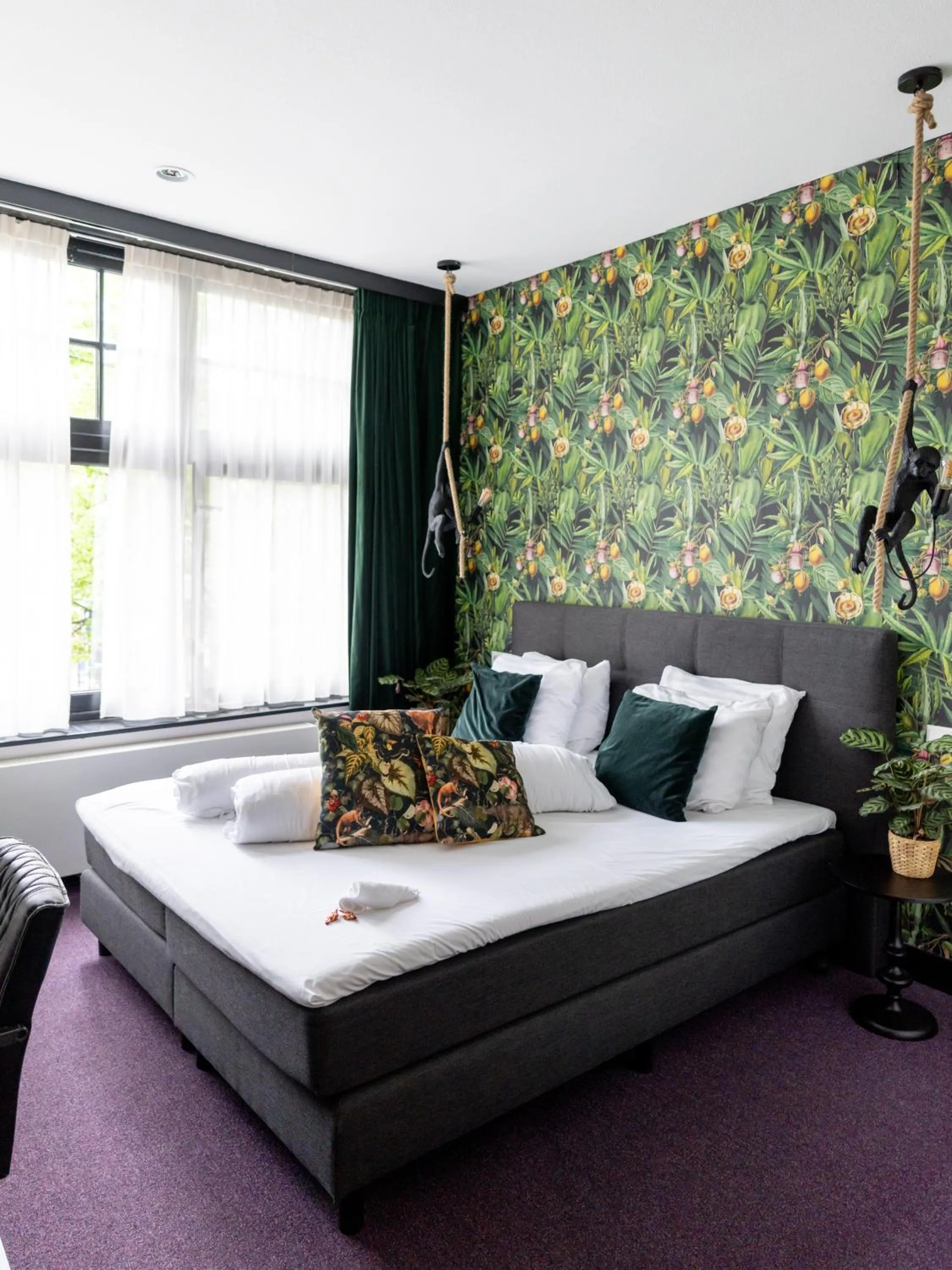 Bed in Wolf Hotel Kitchen & Bar