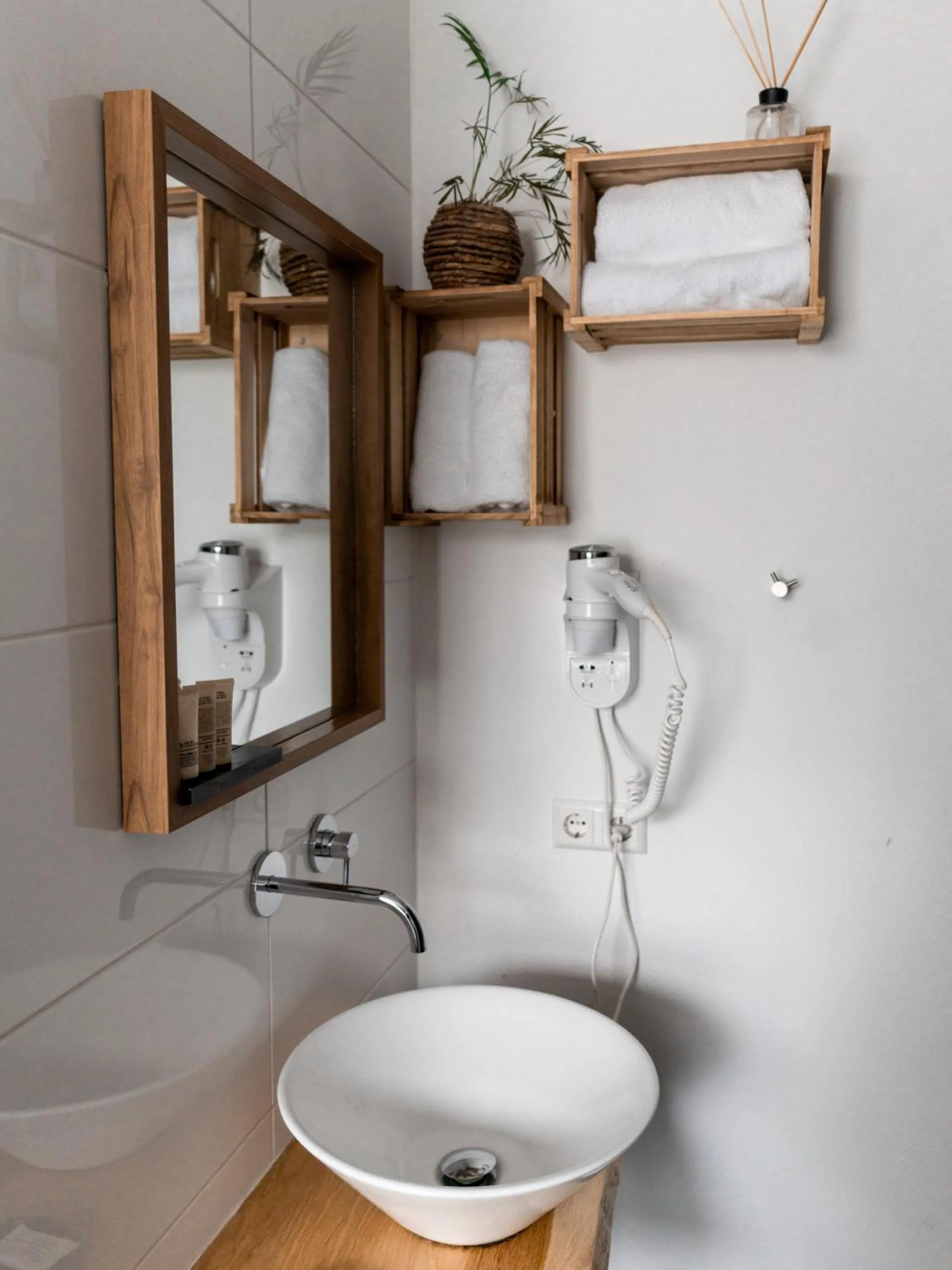 Bathroom in Wolf Hotel Kitchen & Bar