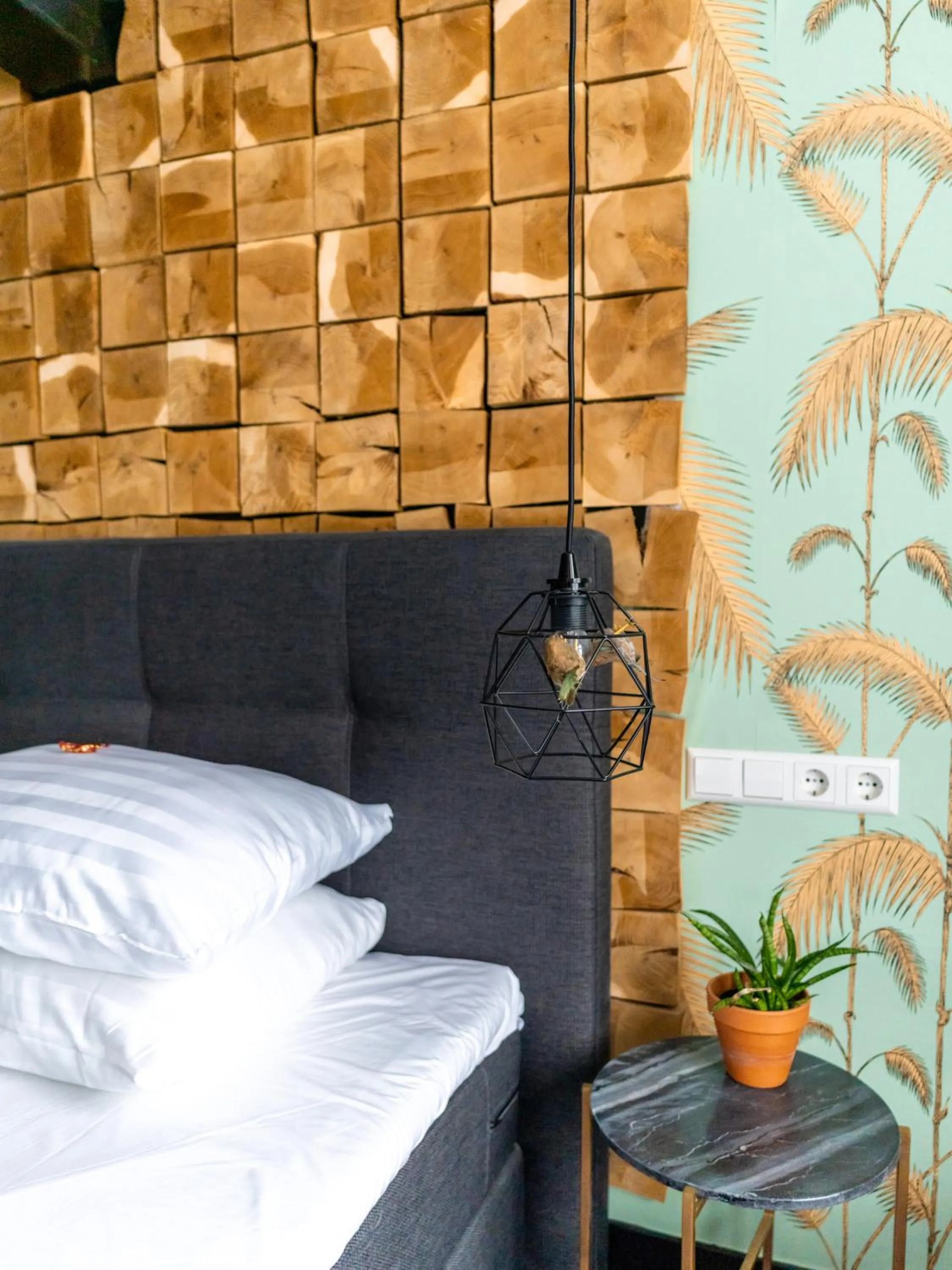 Bed in Wolf Hotel Kitchen & Bar