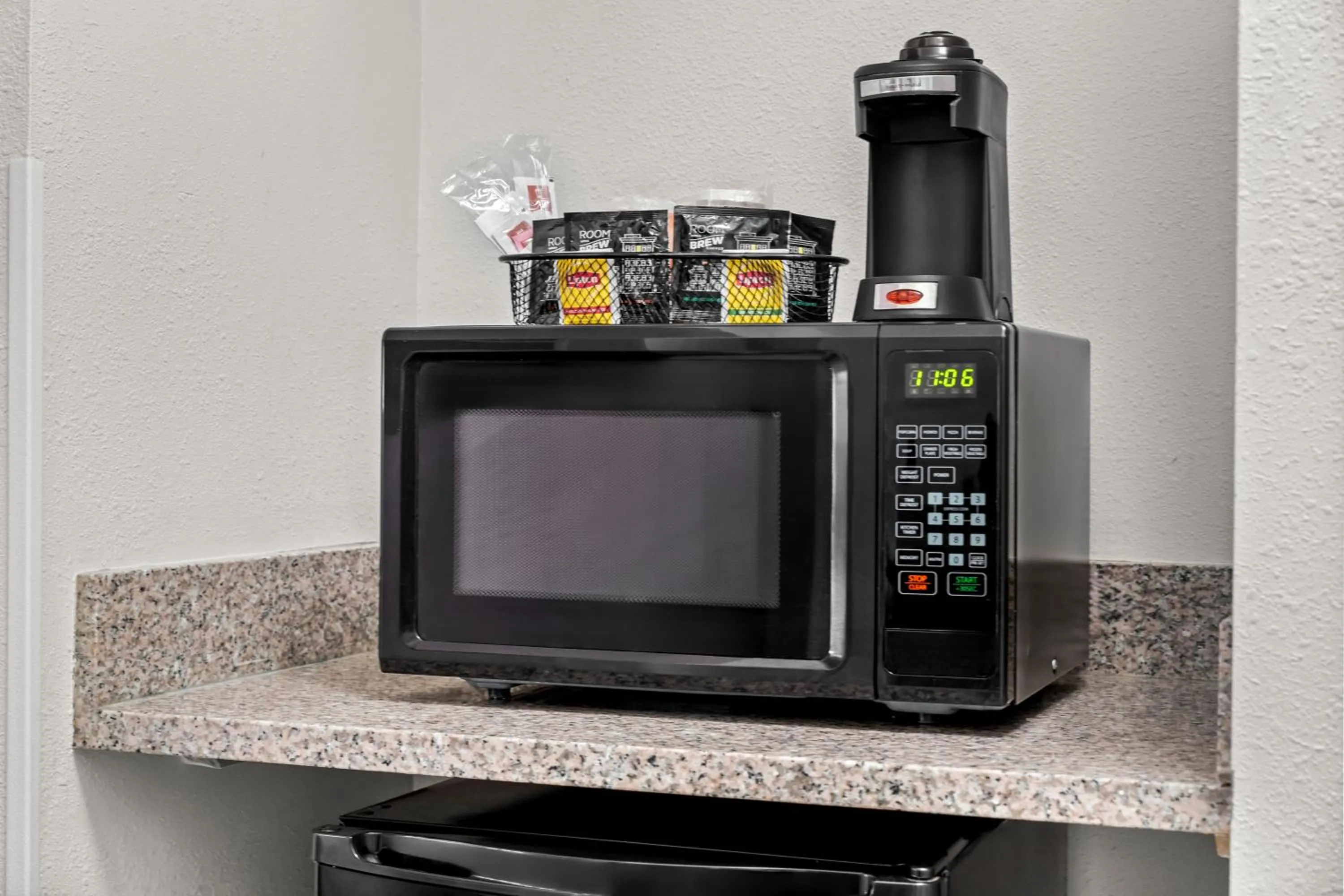 microwave in Comfort Suites Denver North - Westminster