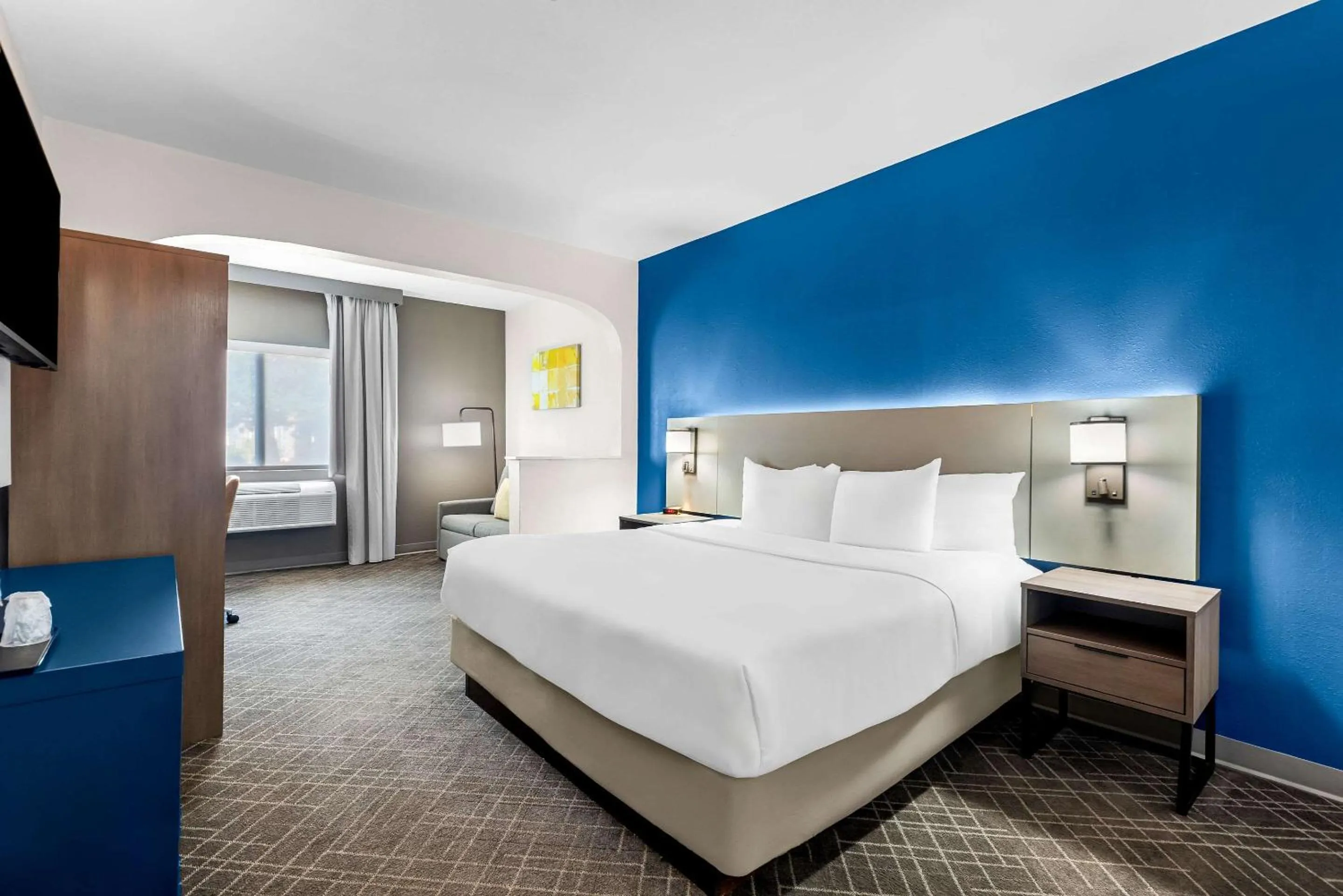 Bedroom, Bed in Comfort Suites Denver North - Westminster