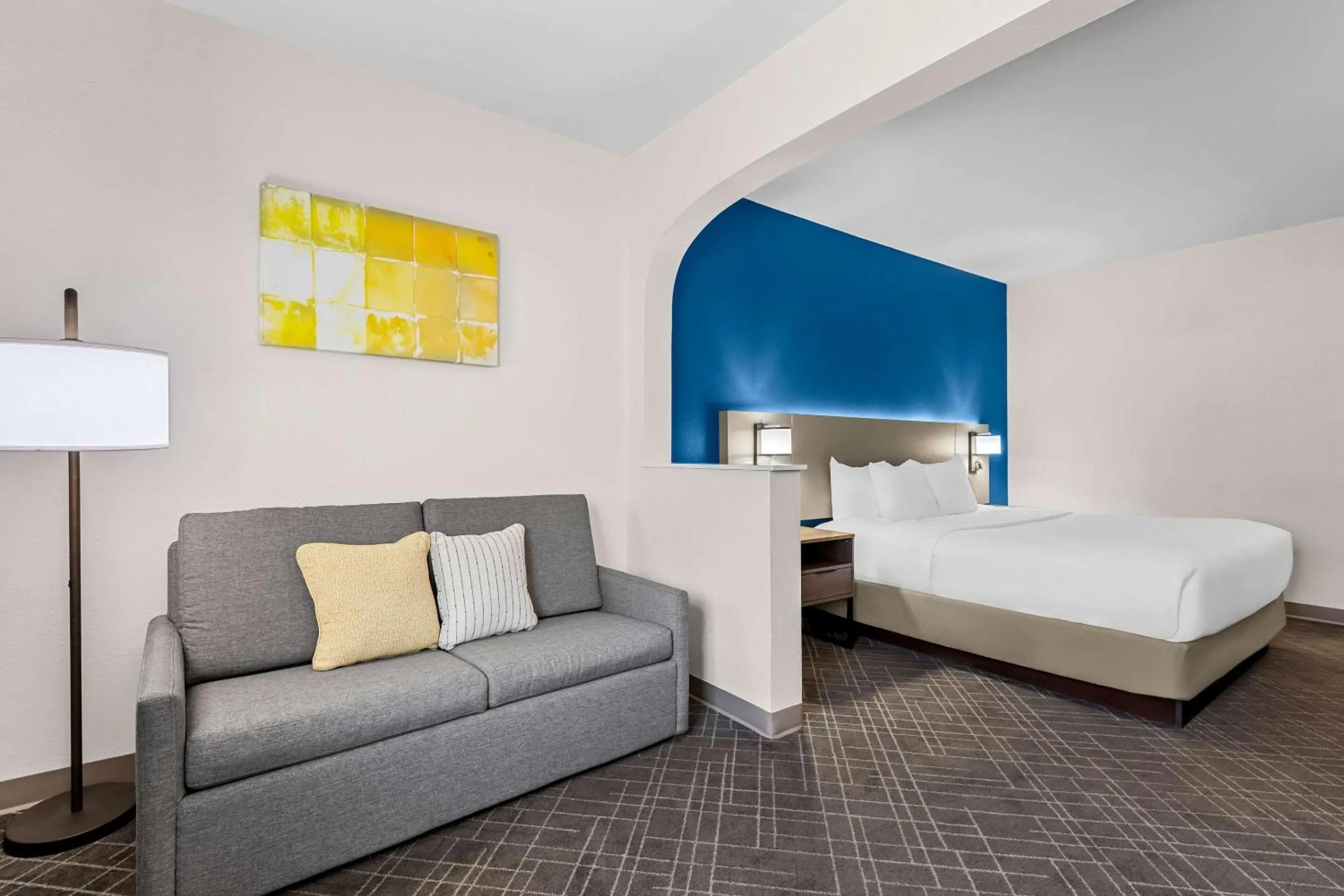 Bedroom, Bed in Comfort Suites Denver North - Westminster