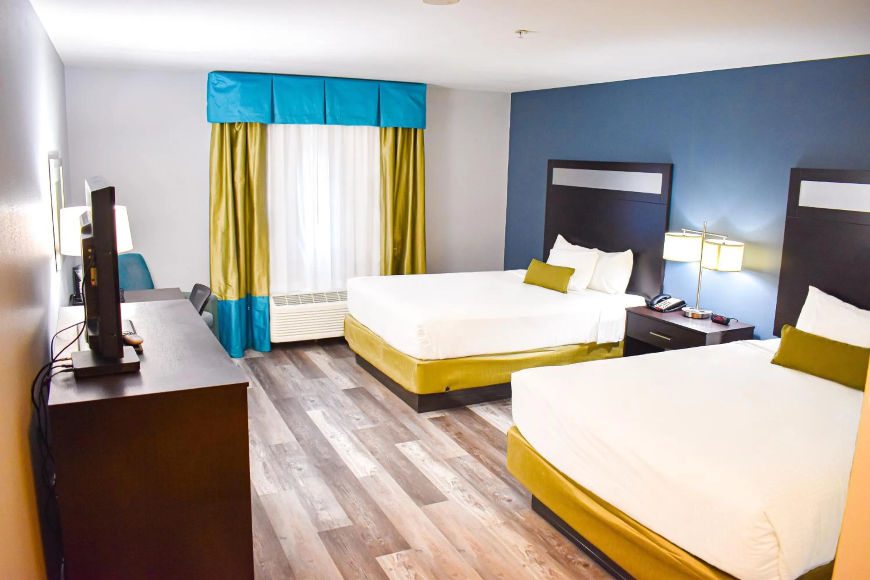 Bed in Baymont by Wyndham Midland Center