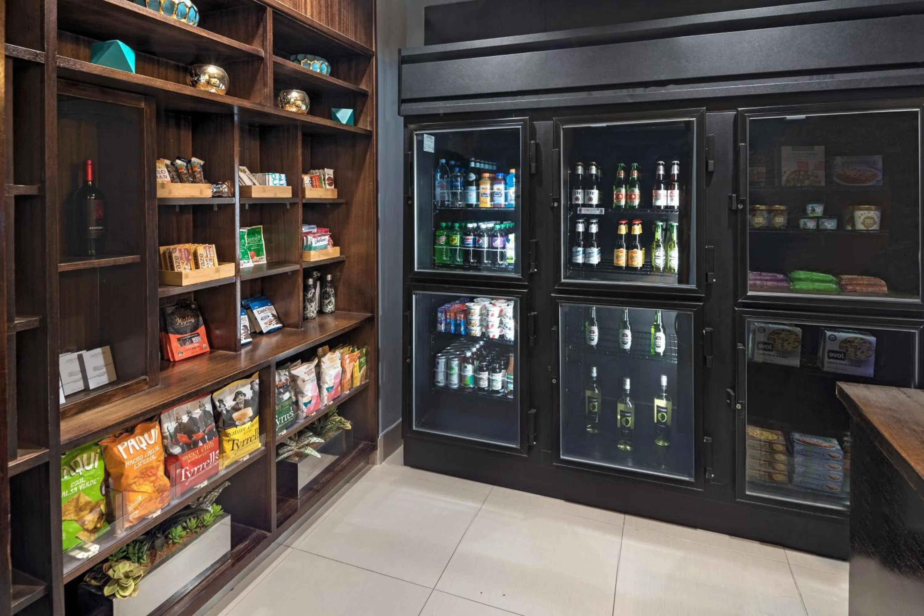 Restaurant/places to eat in Element Houston Vintage Park