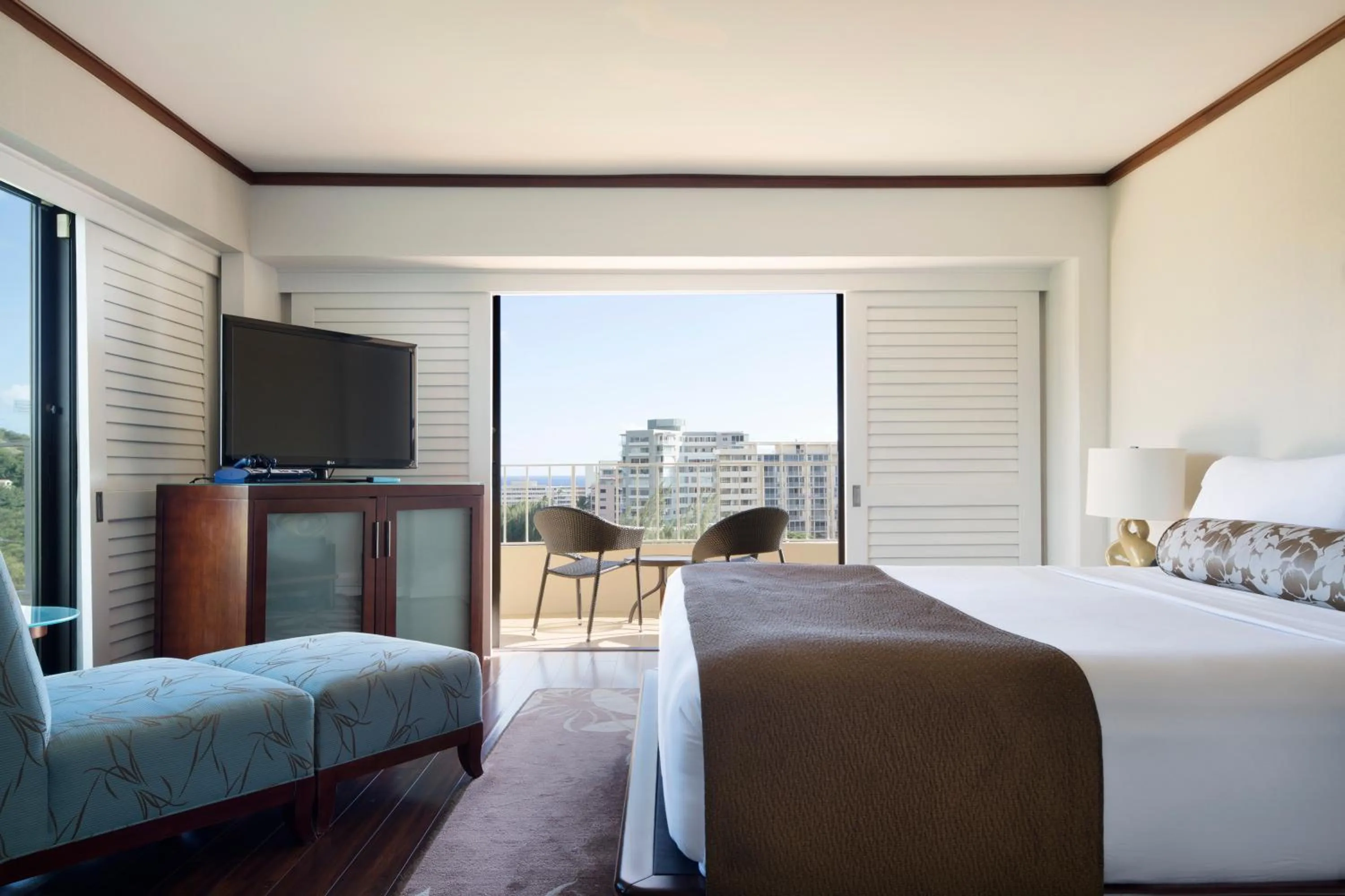 Bedroom, Bed in Lotus Honolulu at Diamond Head