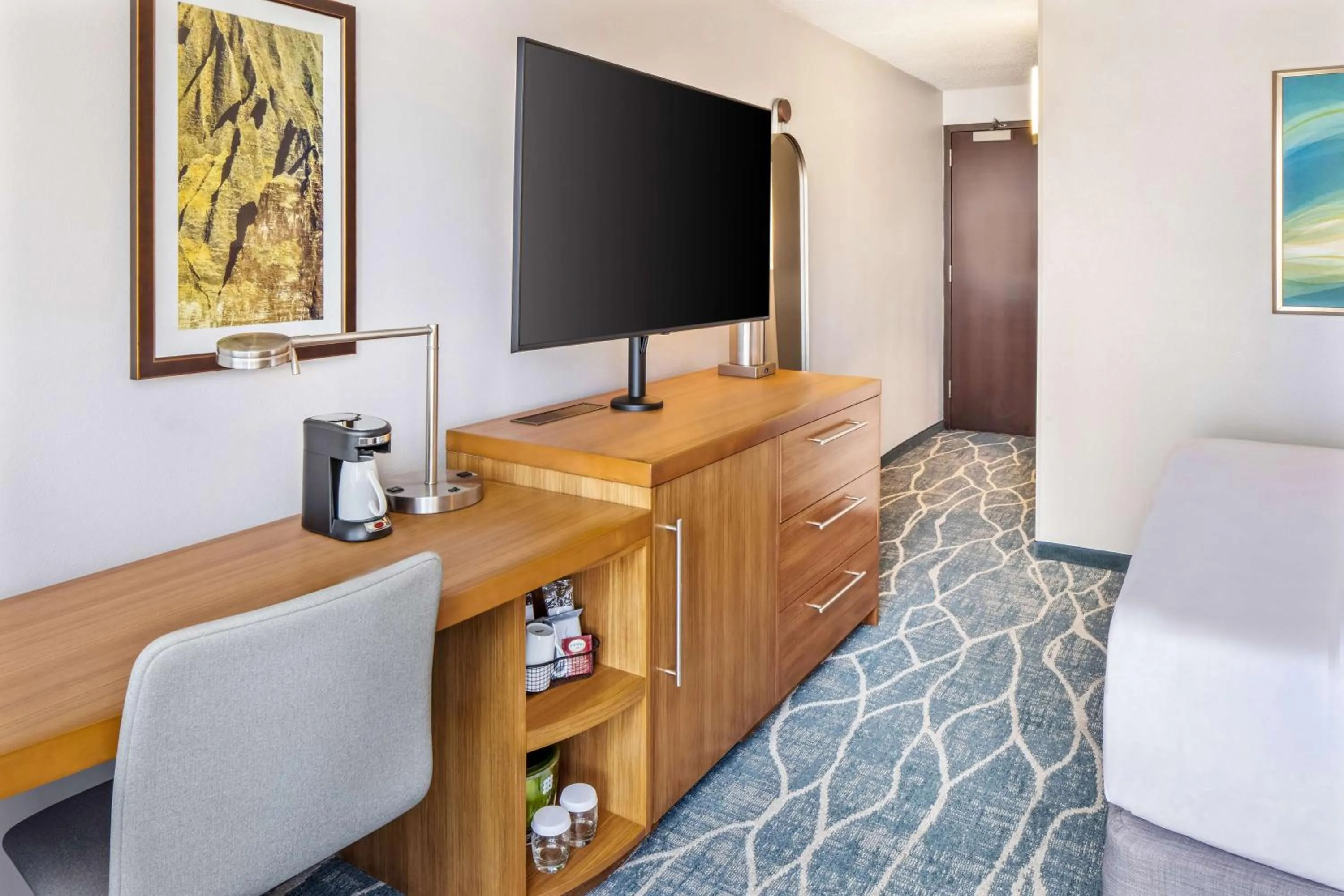 Bedroom in Hyatt Place Waikiki Beach