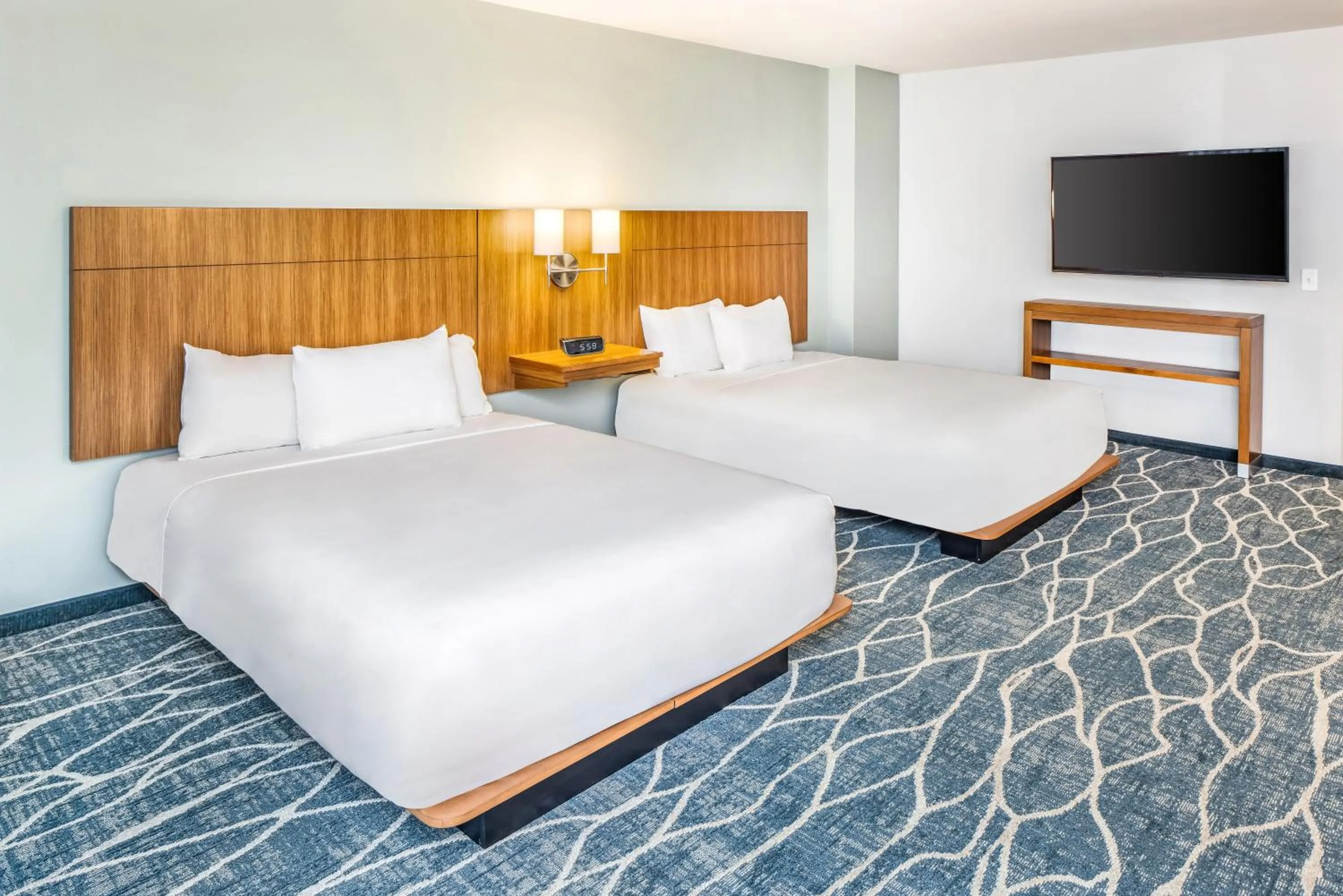 Bedroom, Bed in Hyatt Place Waikiki Beach