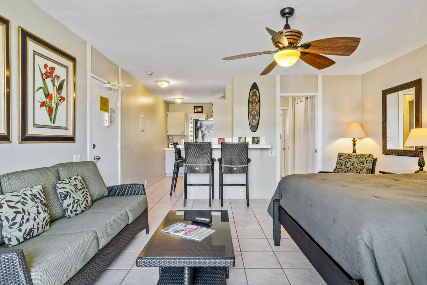 Property building, Bed in Castle Kona Bali Kai