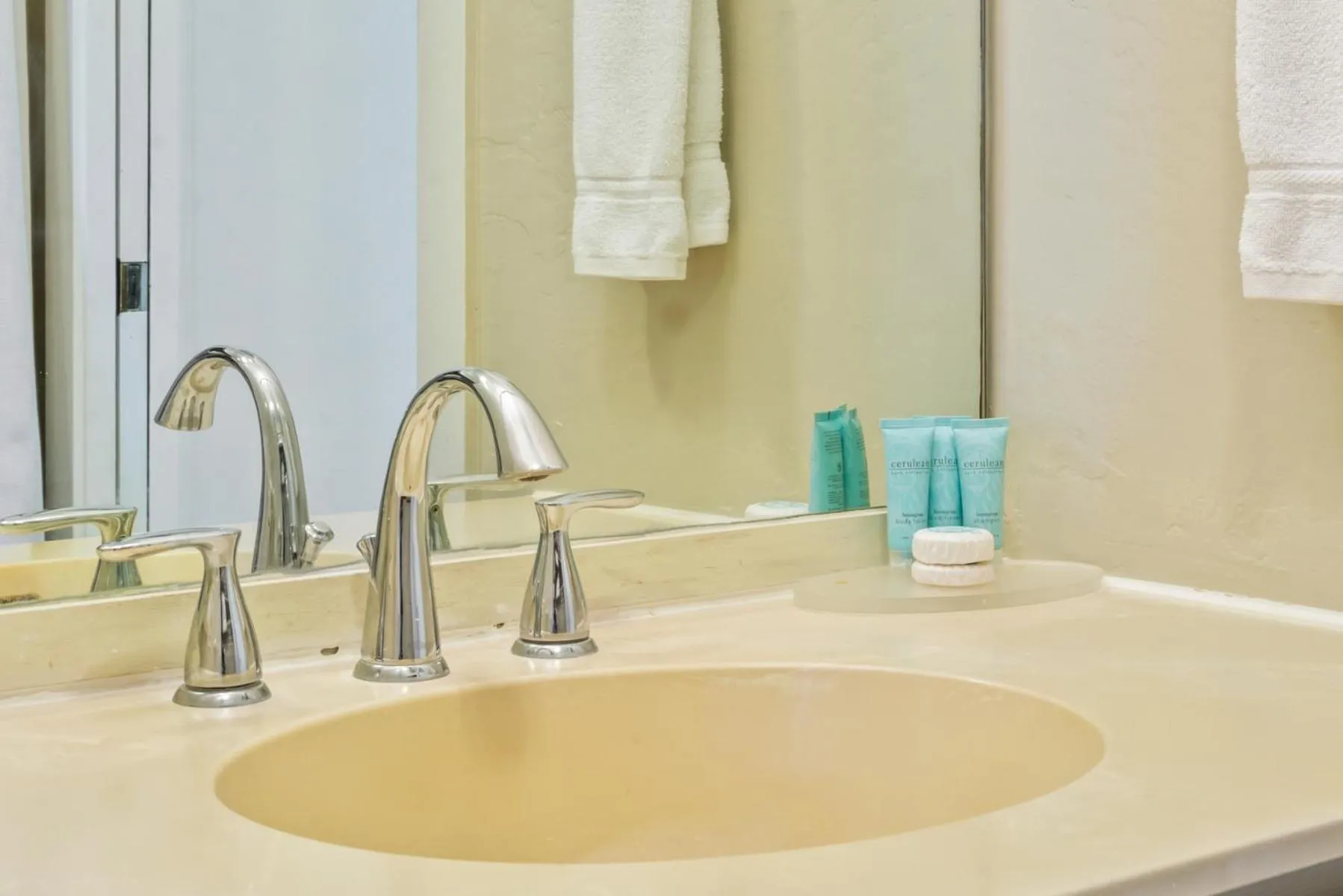 Property building in Castle Kona Bali Kai