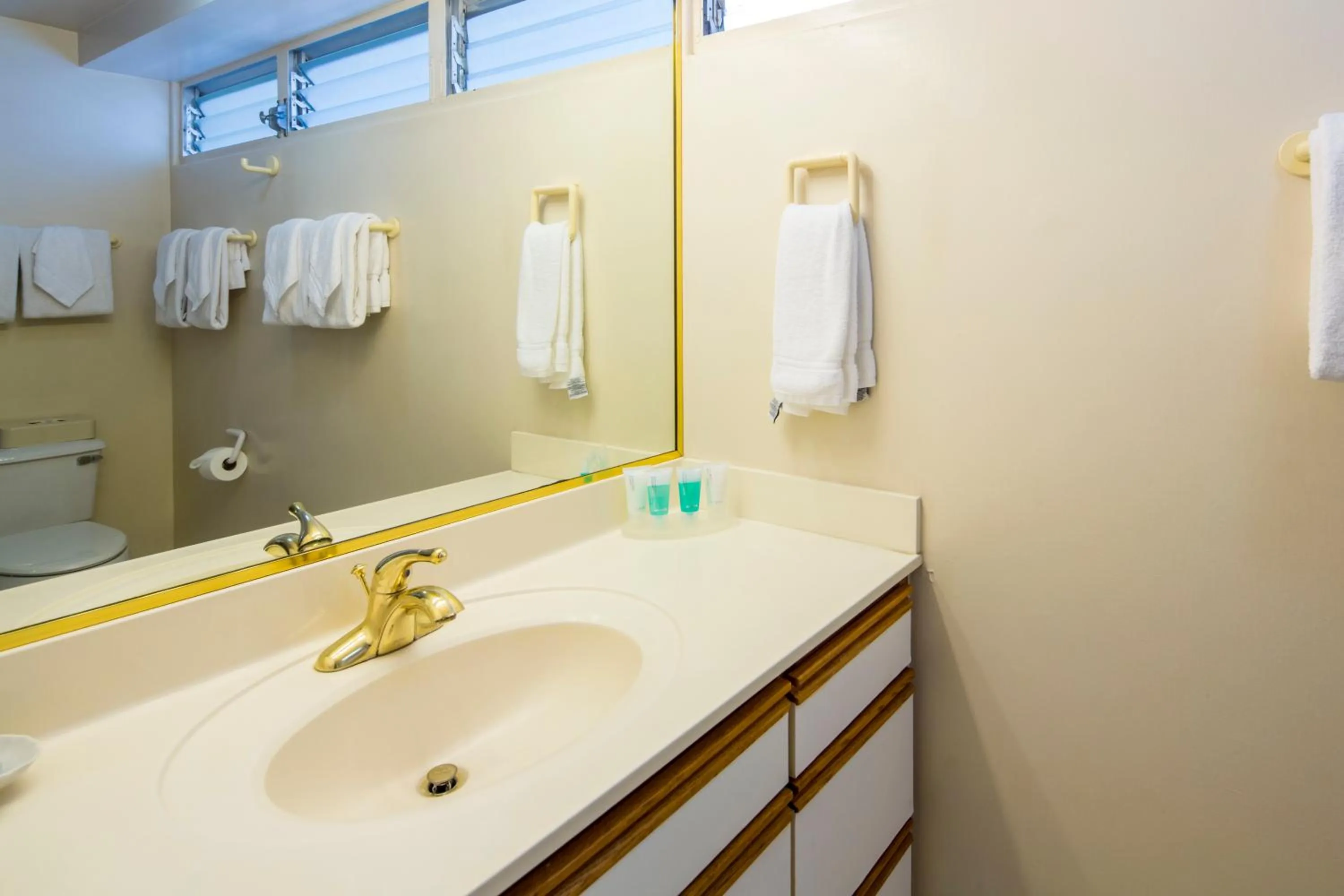 Bathroom in Castle Waikīkī Shore