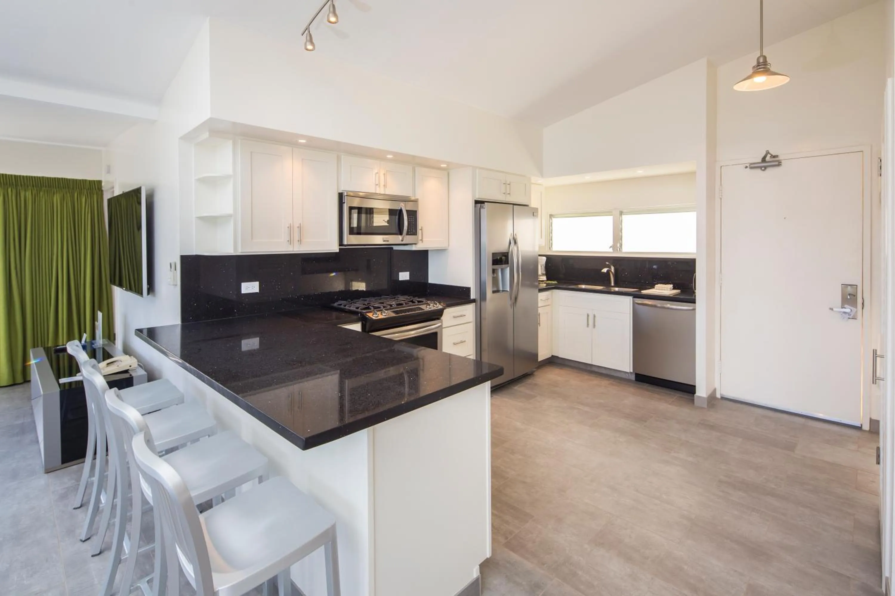 kitchen in Castle Waikīkī Shore