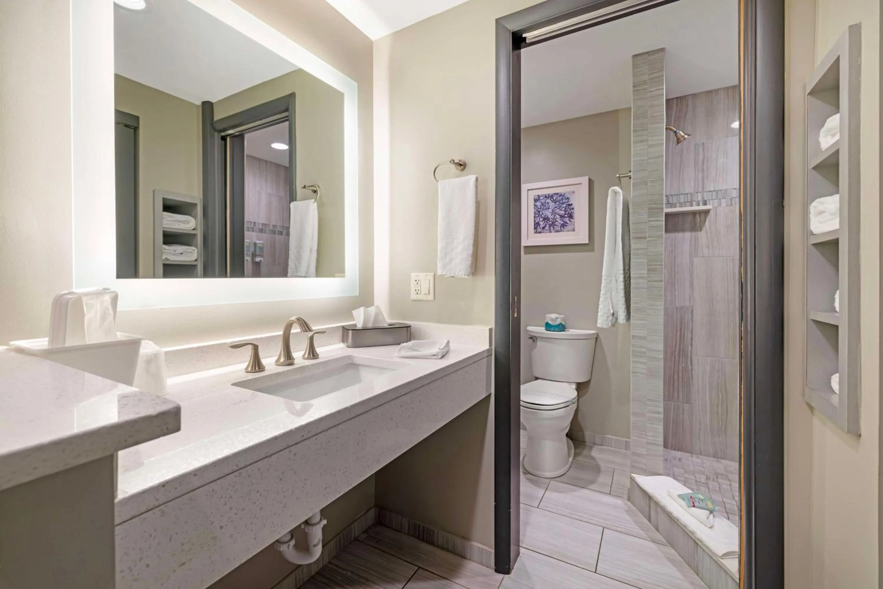 Bathroom in Best Western On The Avenue