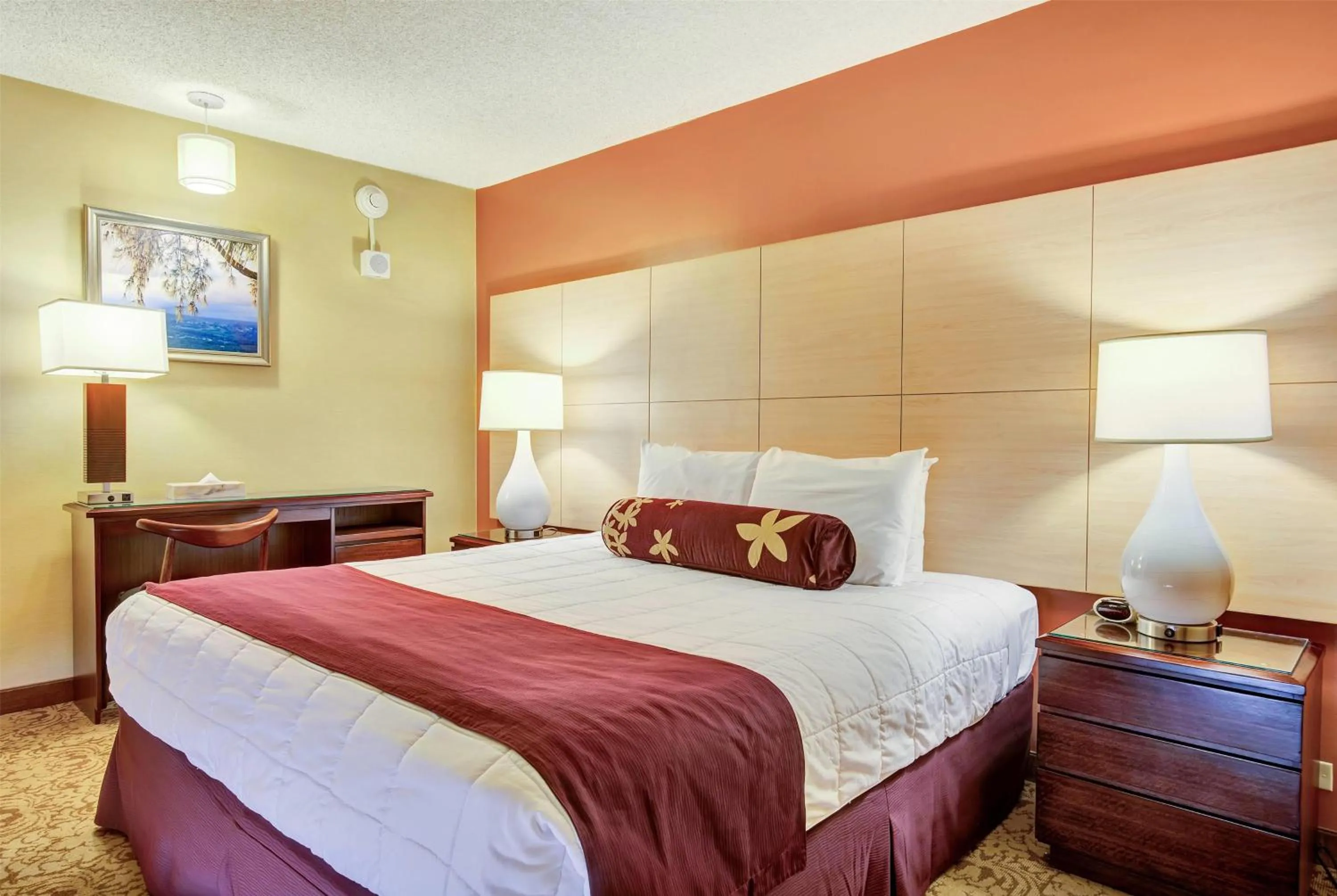 Photo of the whole room, Bed in Hilo Hawaiian Hotel, Trademark Collection by Wyndham