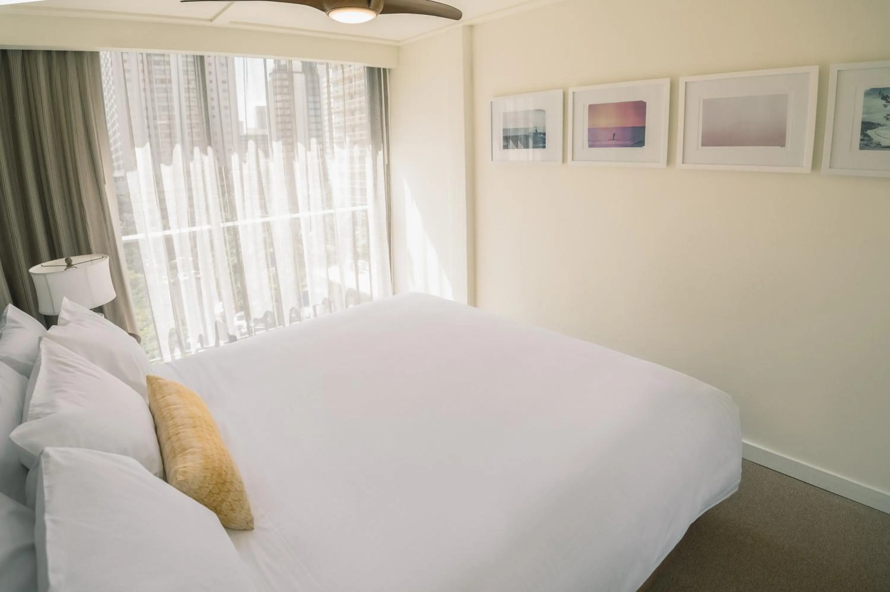 Bed in The Surfjack Hotel & Swim Club