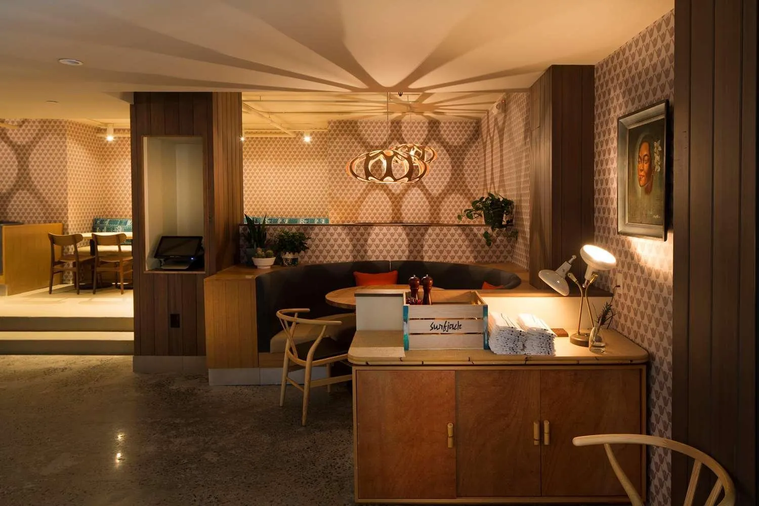 Restaurant/places to eat in The Surfjack Hotel & Swim Club