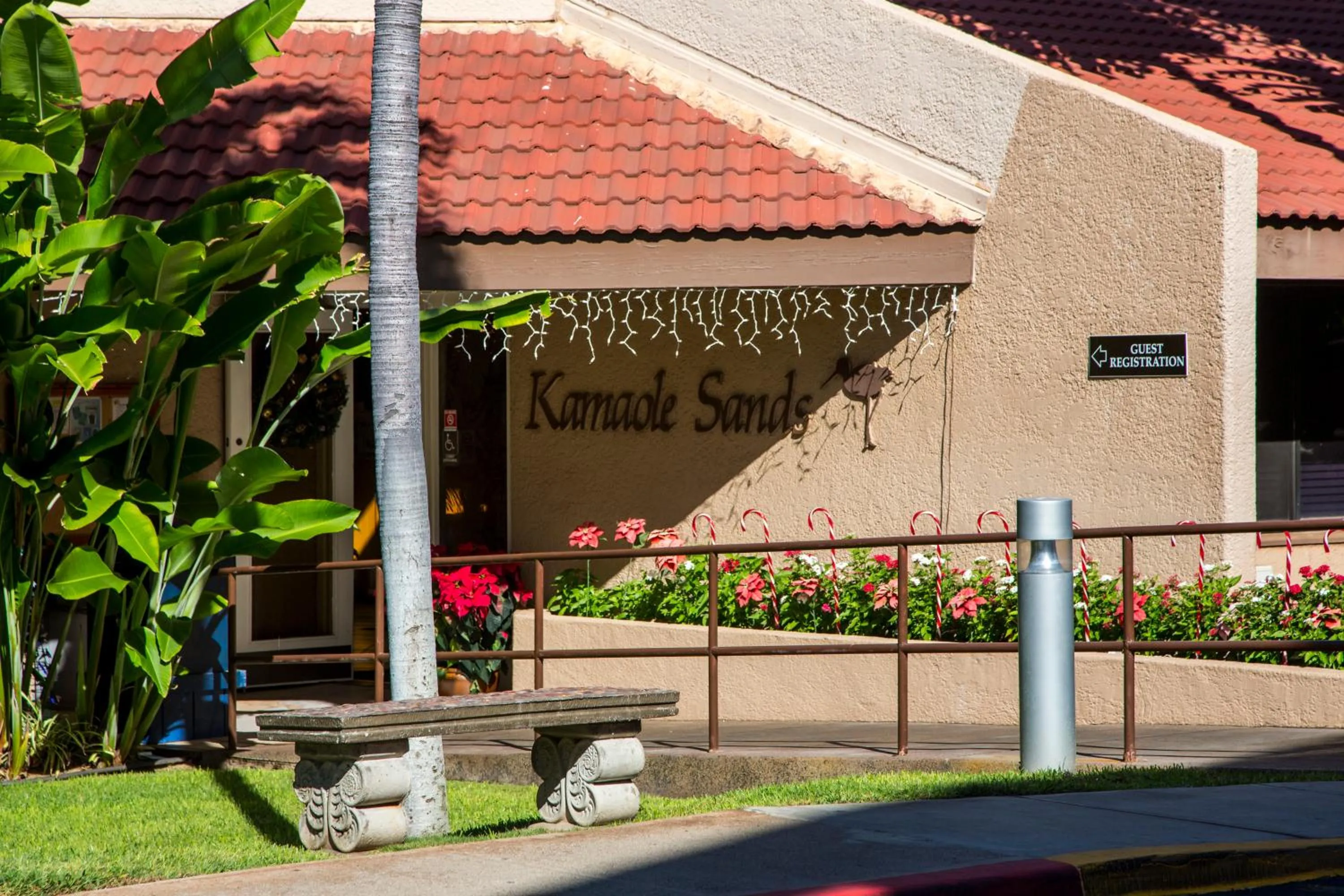 Property building in Castle Kama'ole Sands