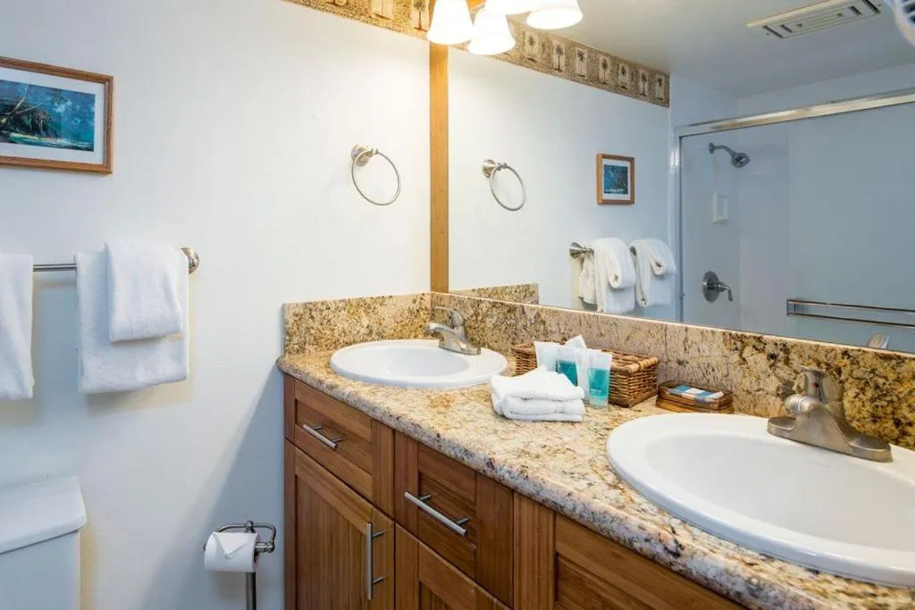 Bathroom in Castle Kama'ole Sands