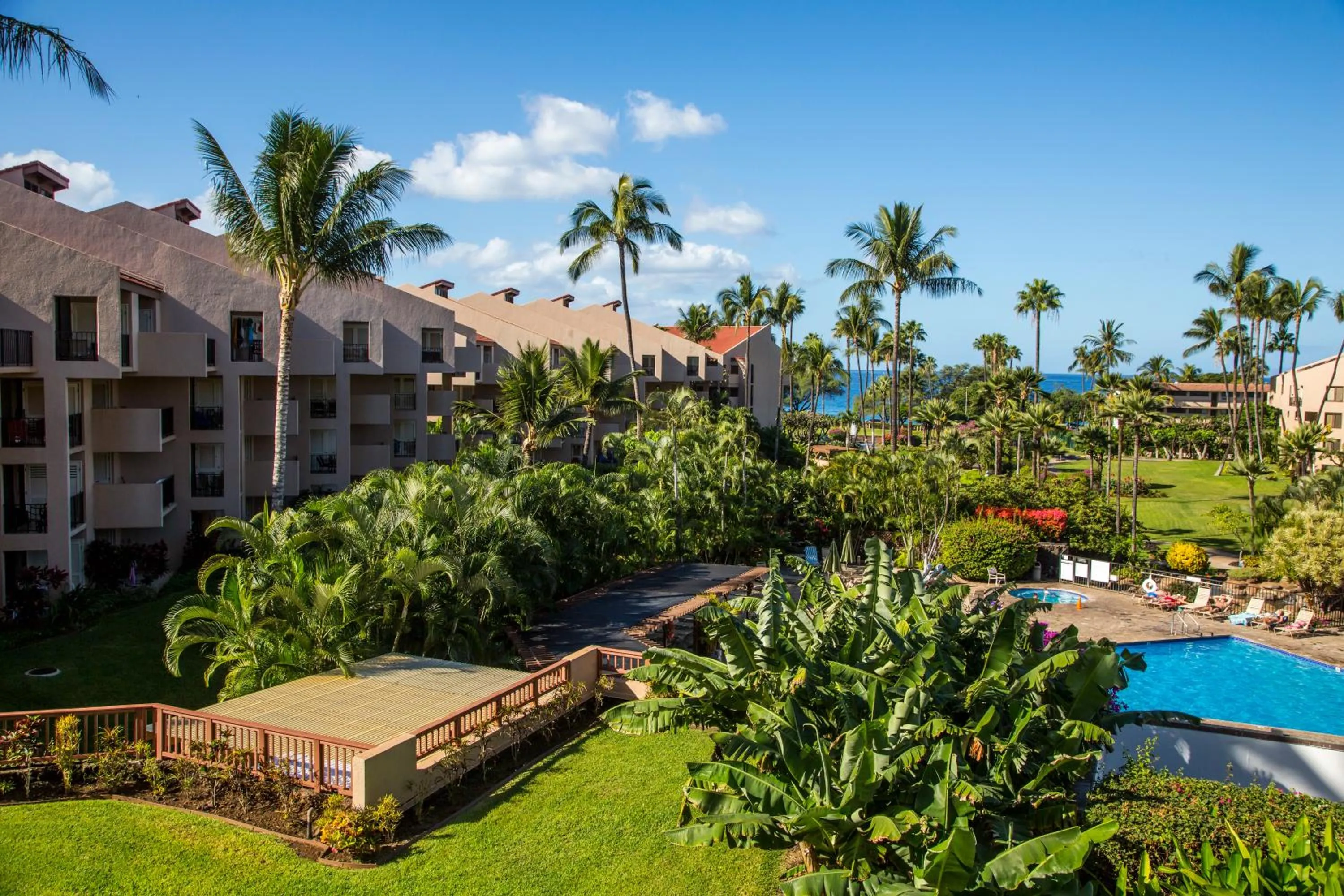 Property building in Castle Kama'ole Sands