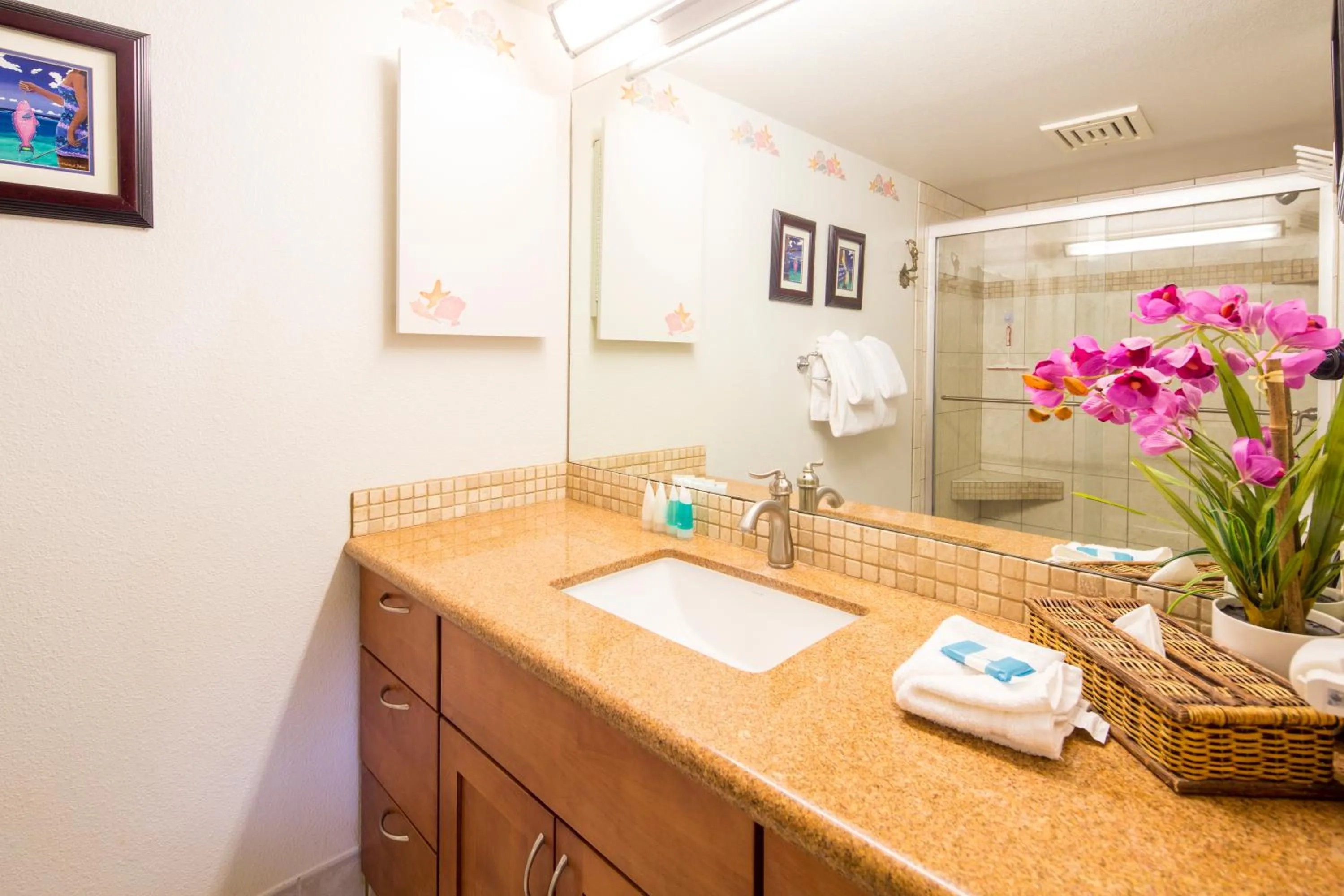 Bathroom in Castle Kama'ole Sands