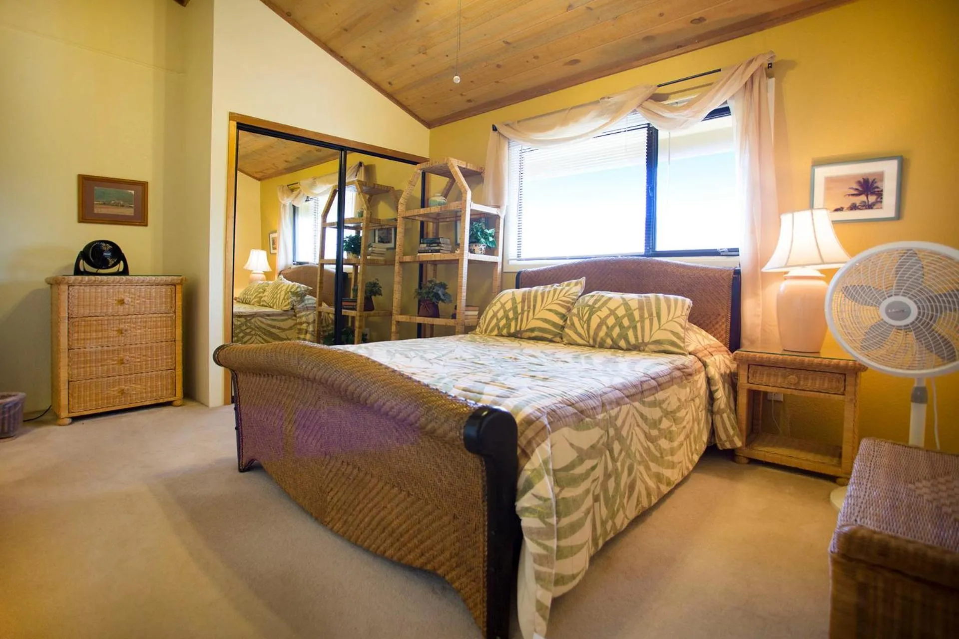 Property building, Bed in Castle At Makahuena At Poipu