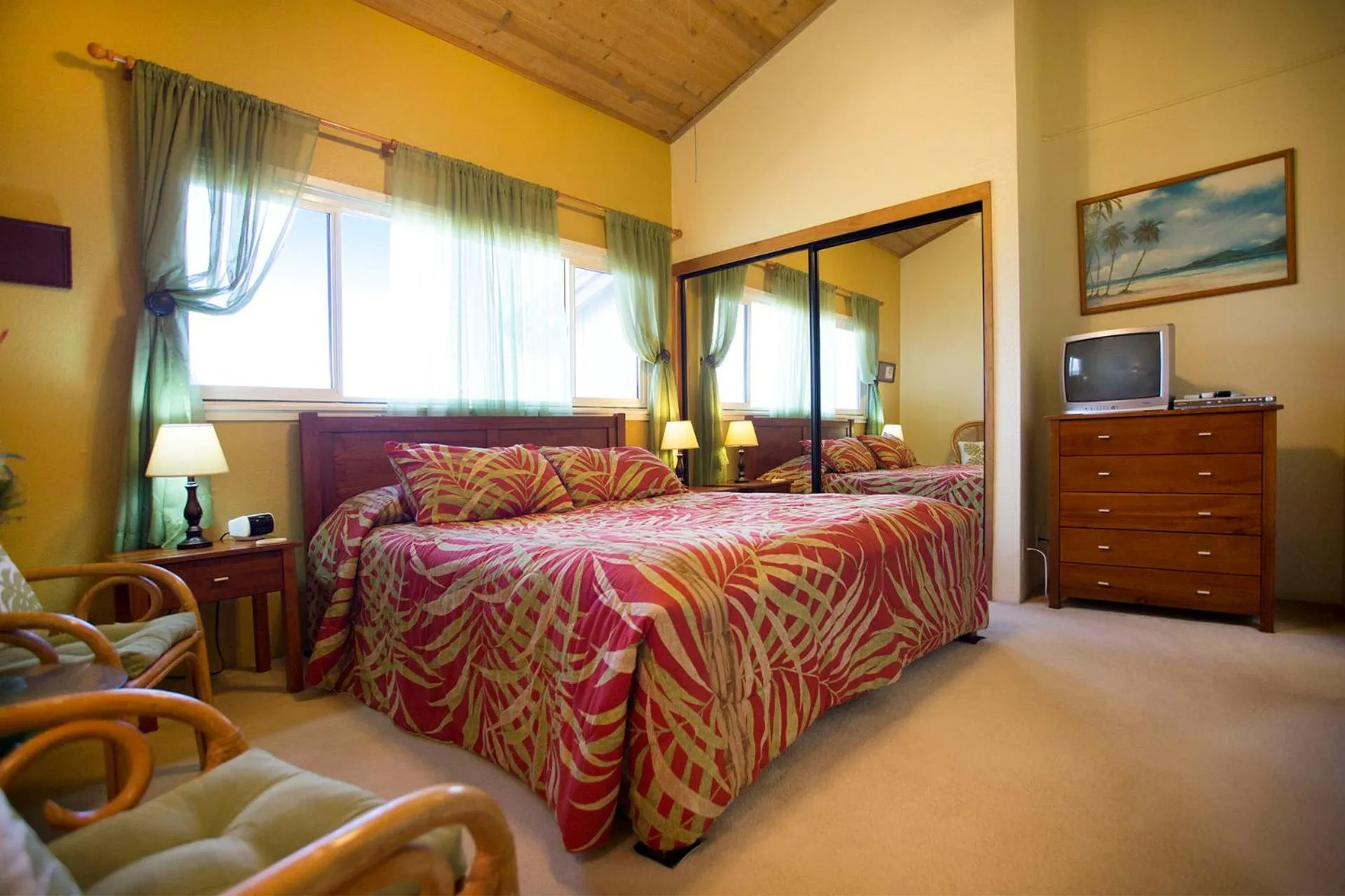 Property building, Bed in Castle At Makahuena At Poipu