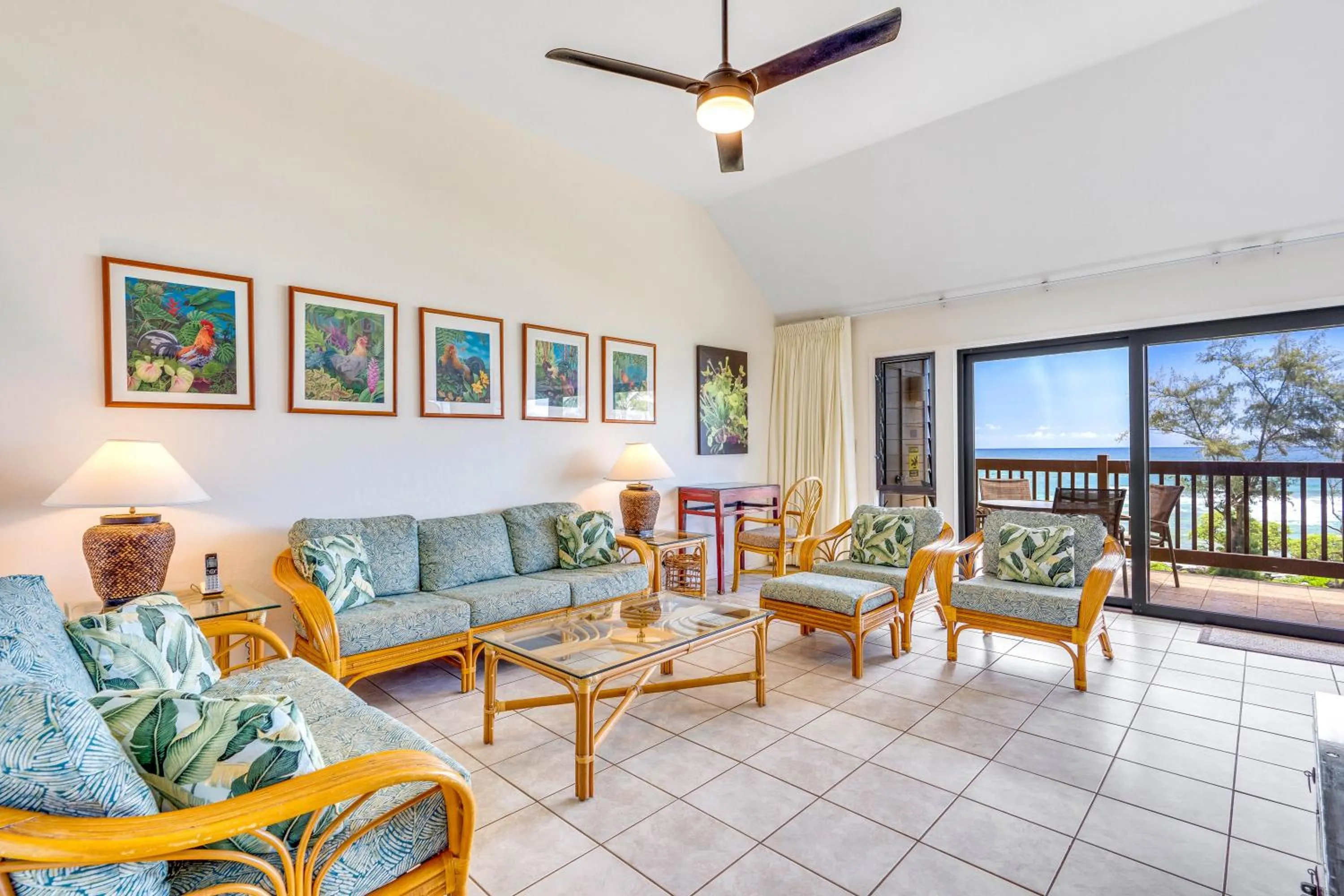 Living room in Castle Kaha Lani Resort