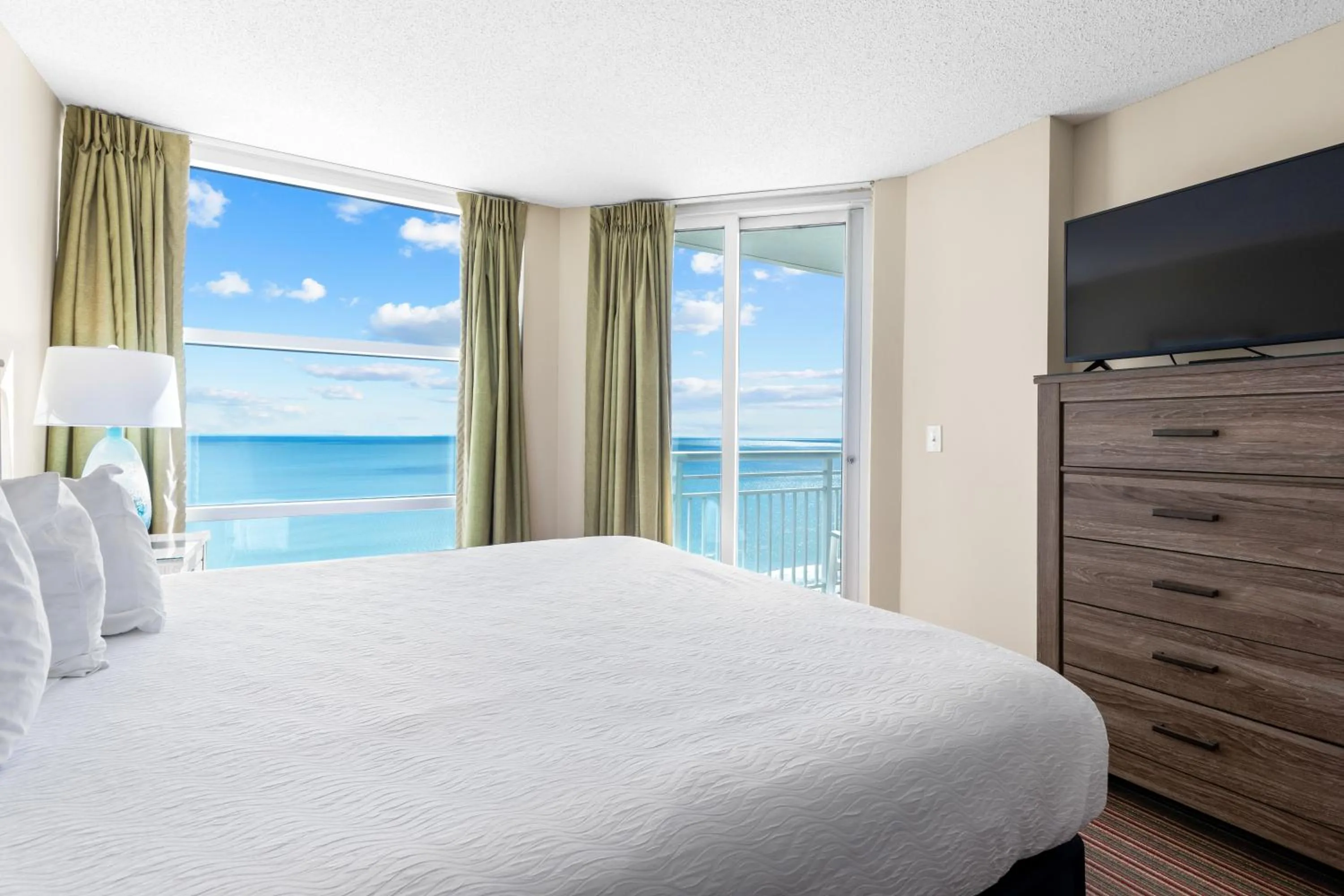 Bedroom, Bed in Seaside Resort