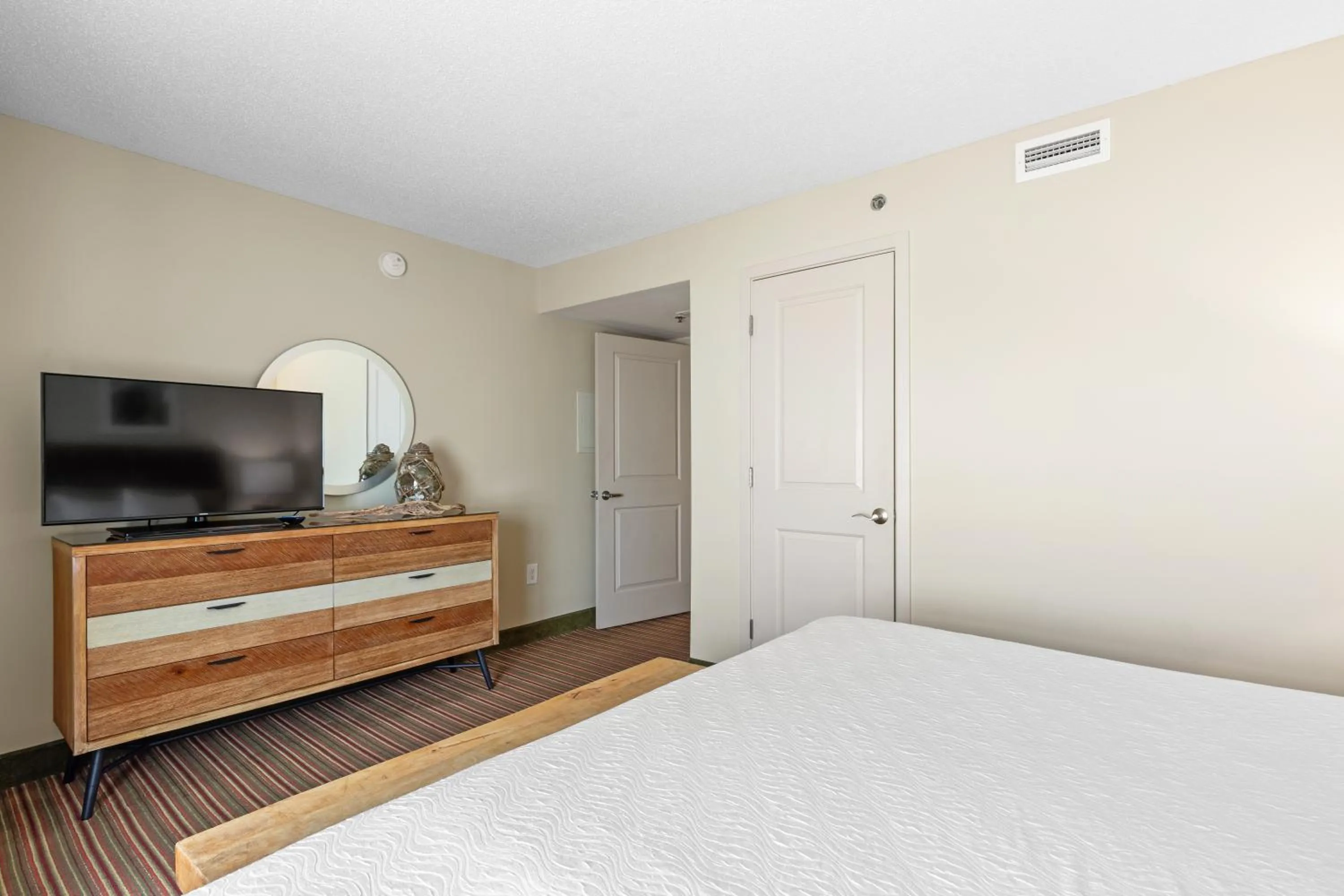 Bedroom, Bed in Seaside Resort