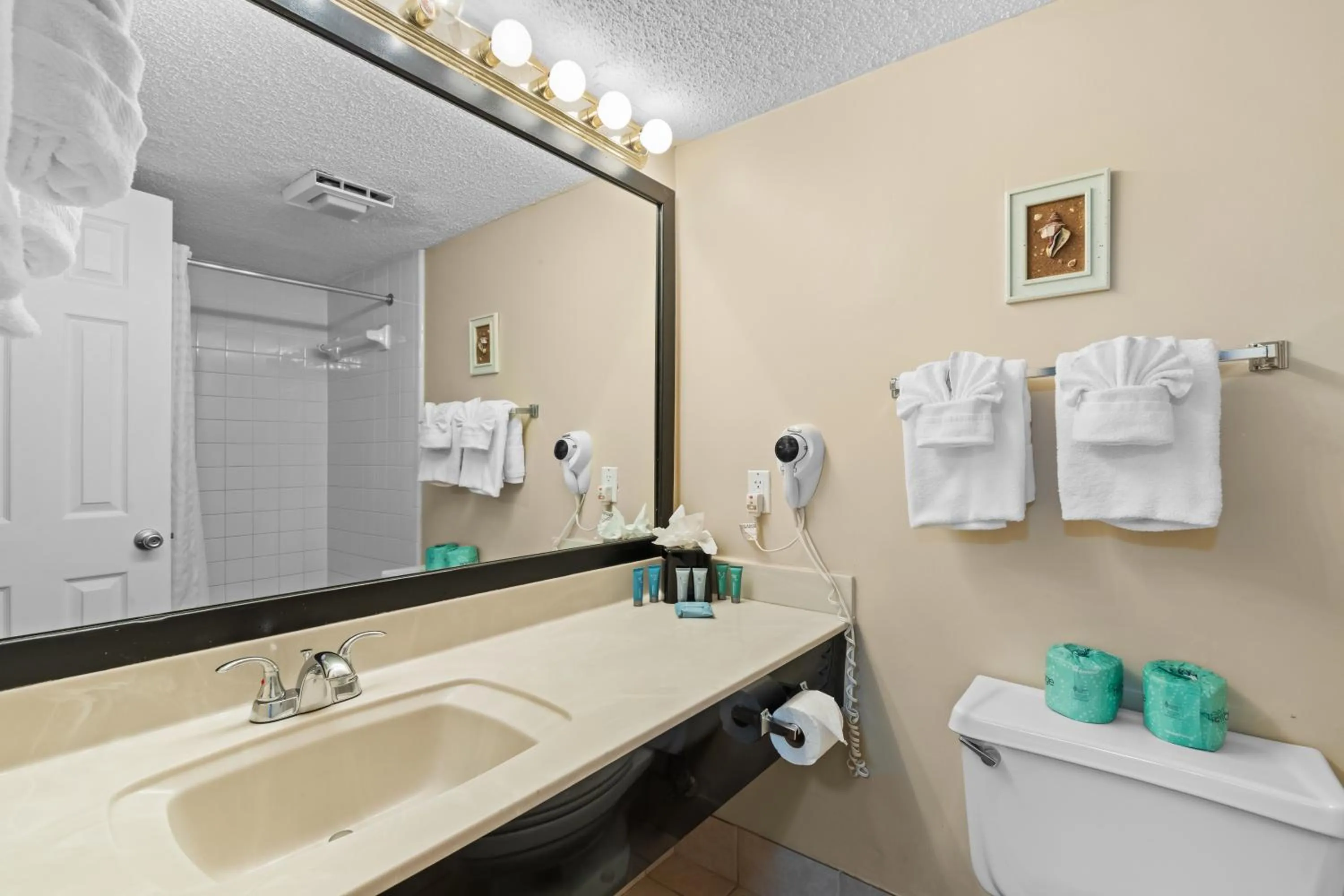 Bath in Grande Shores