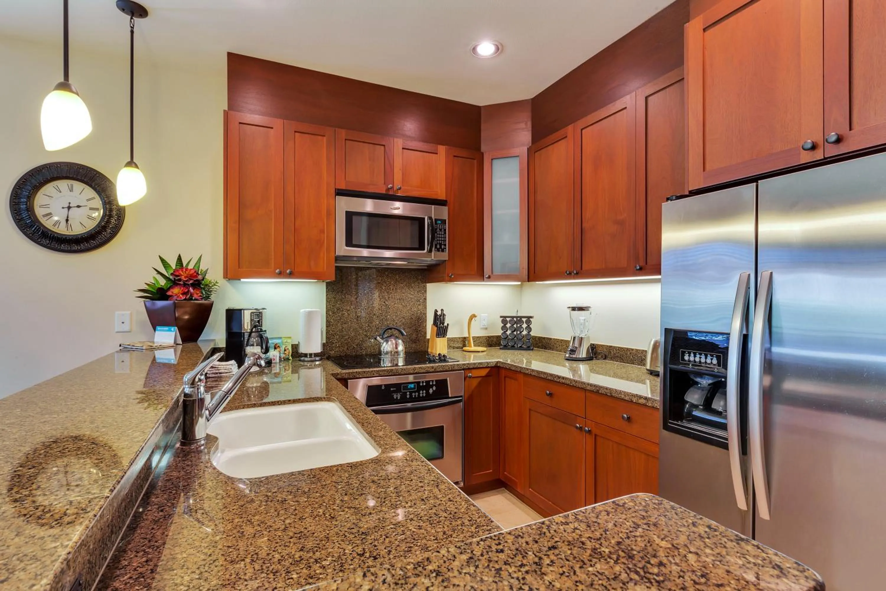Kitchen or kitchenette in Castle Hali'i Kai at Waikoloa