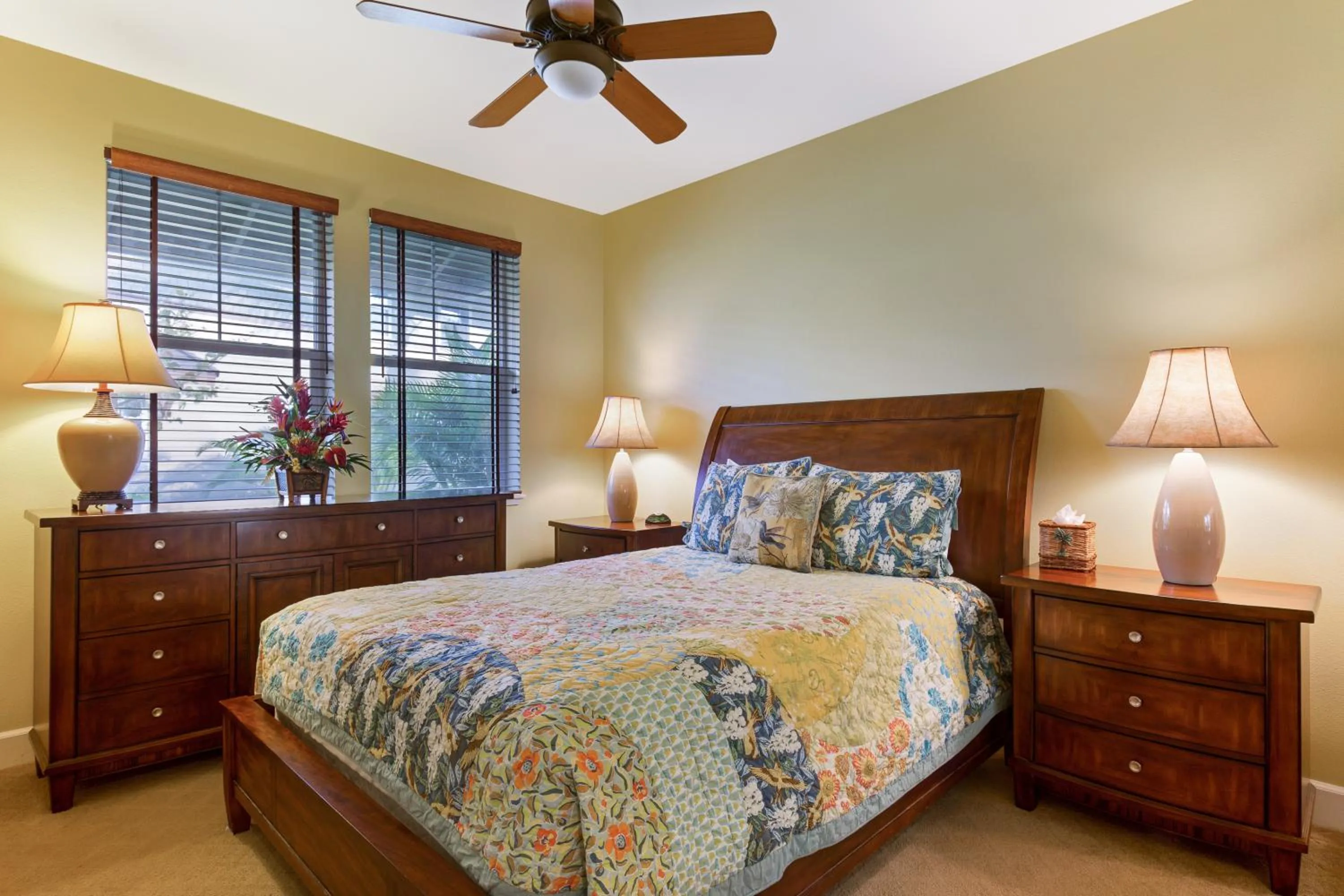 Bedroom, Bed in Castle Hali'i Kai at Waikoloa