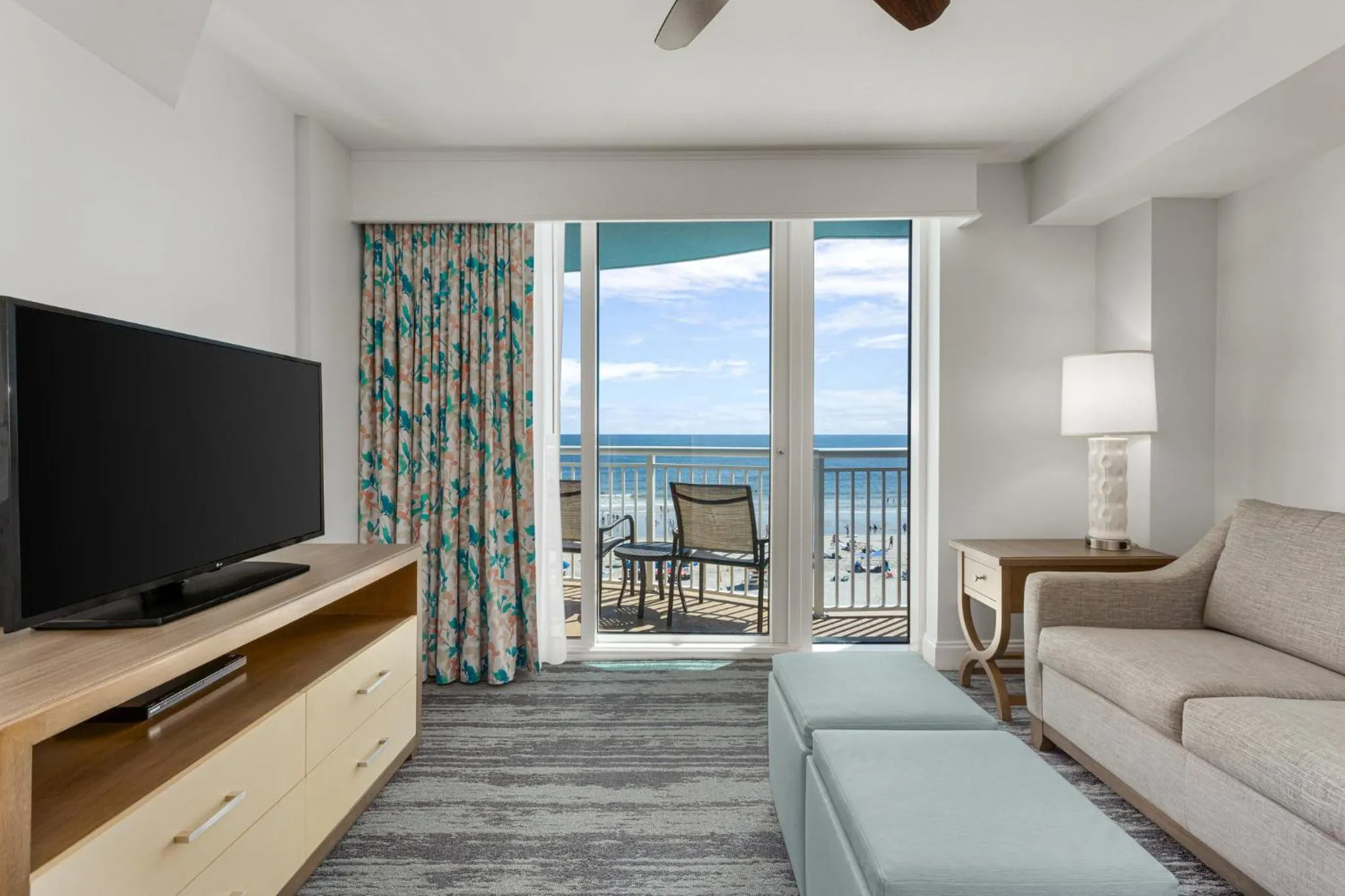 Living room in Club Wyndham Towers on the Grove