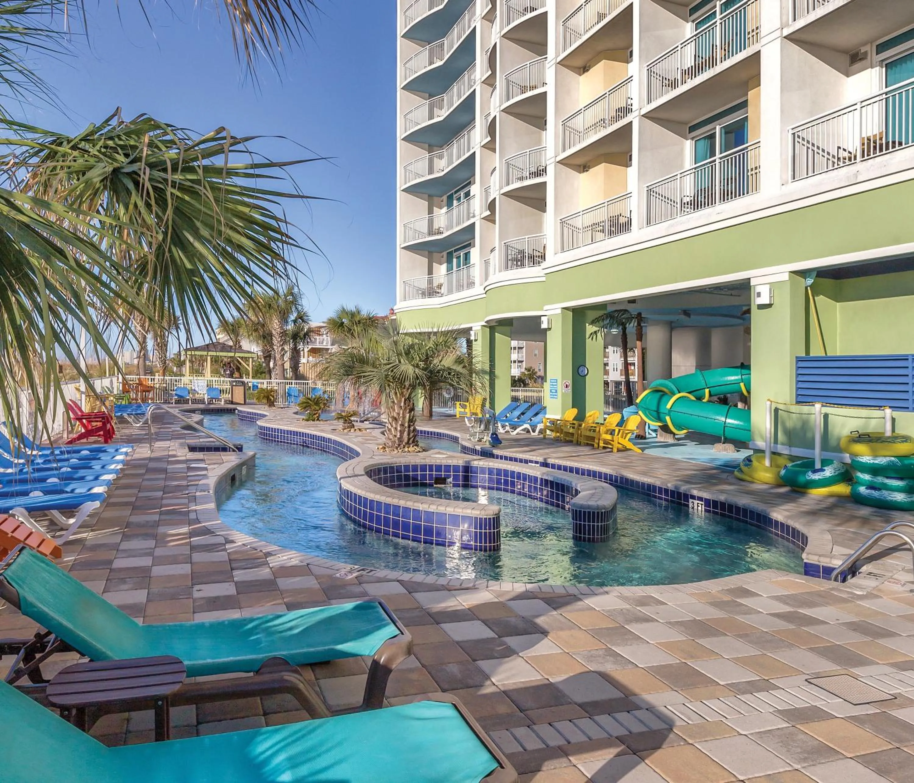 Swimming pool in Club Wyndham Towers on the Grove