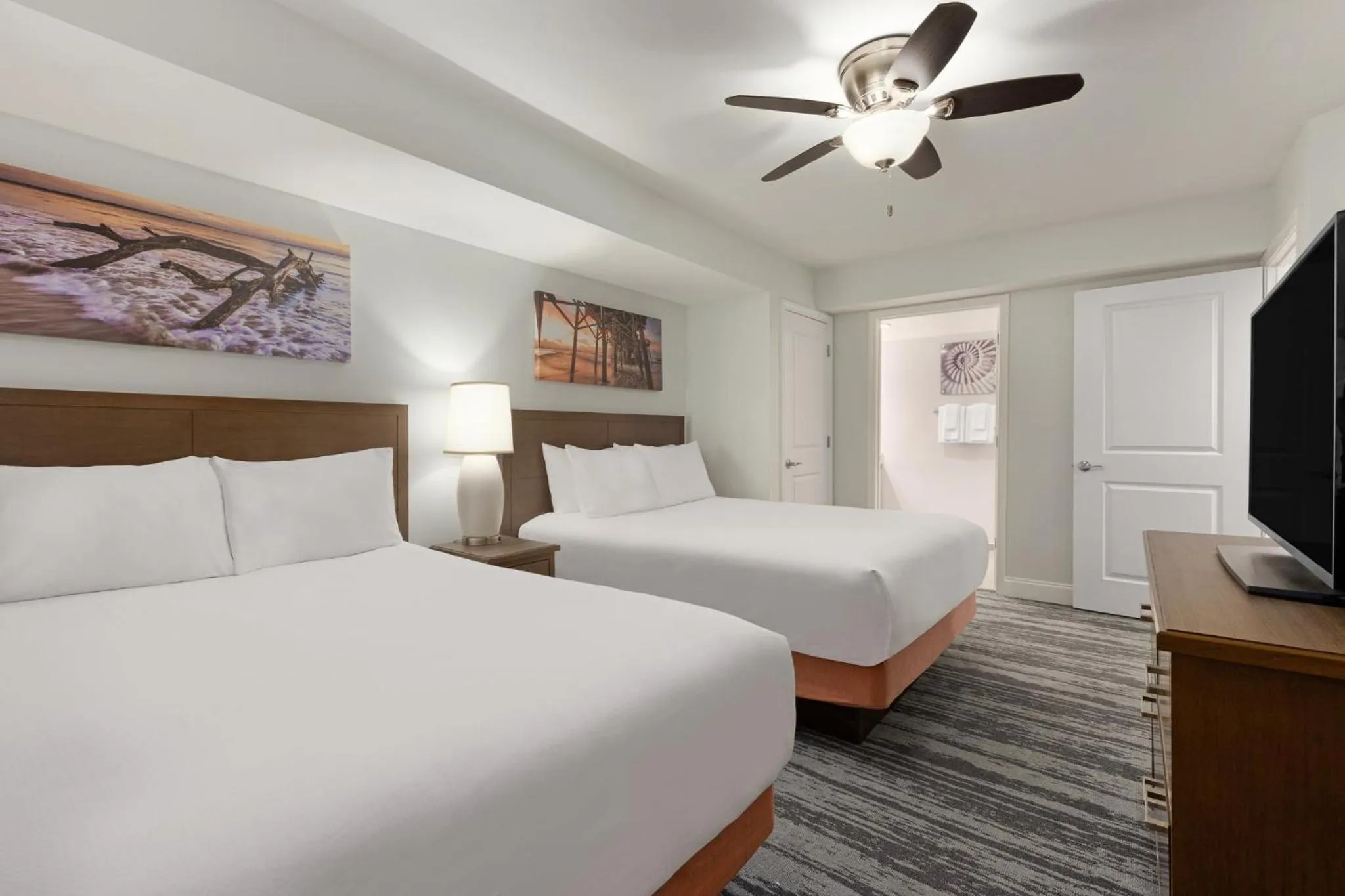 Bedroom, Bed in Club Wyndham Towers on the Grove