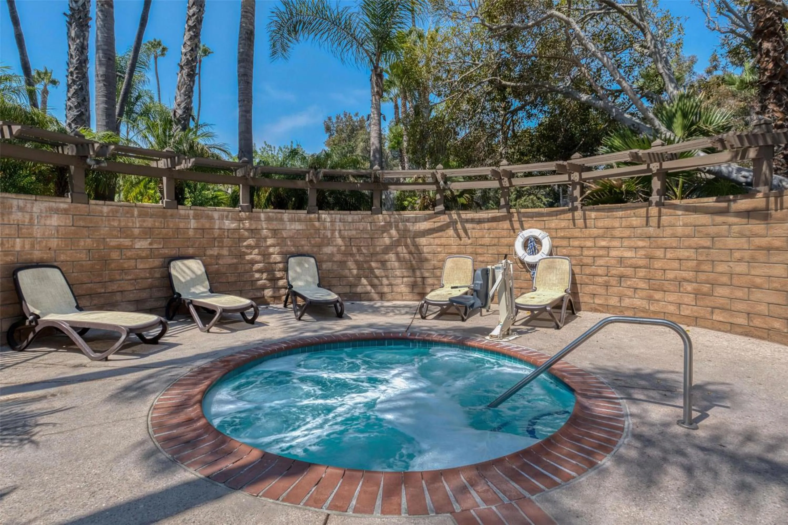 Pool view in Best Western Seven Seas