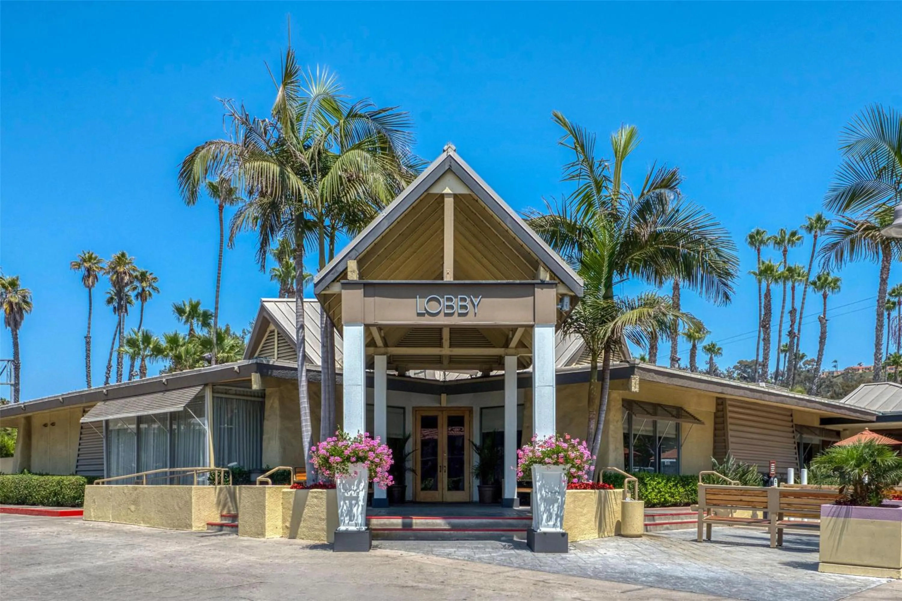 Property building in Best Western Seven Seas