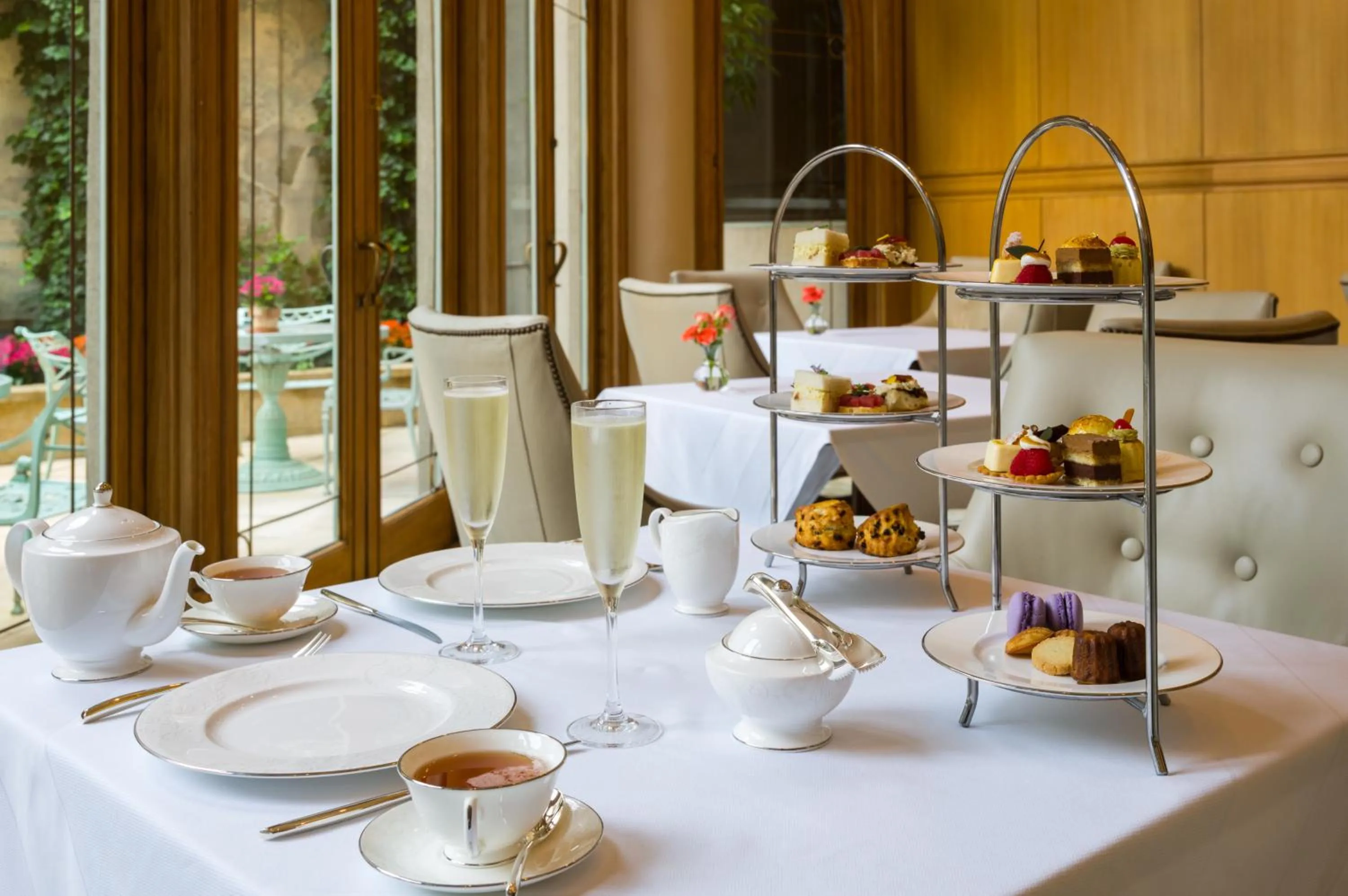 Coffee/tea facilities in The Rittenhouse Hotel