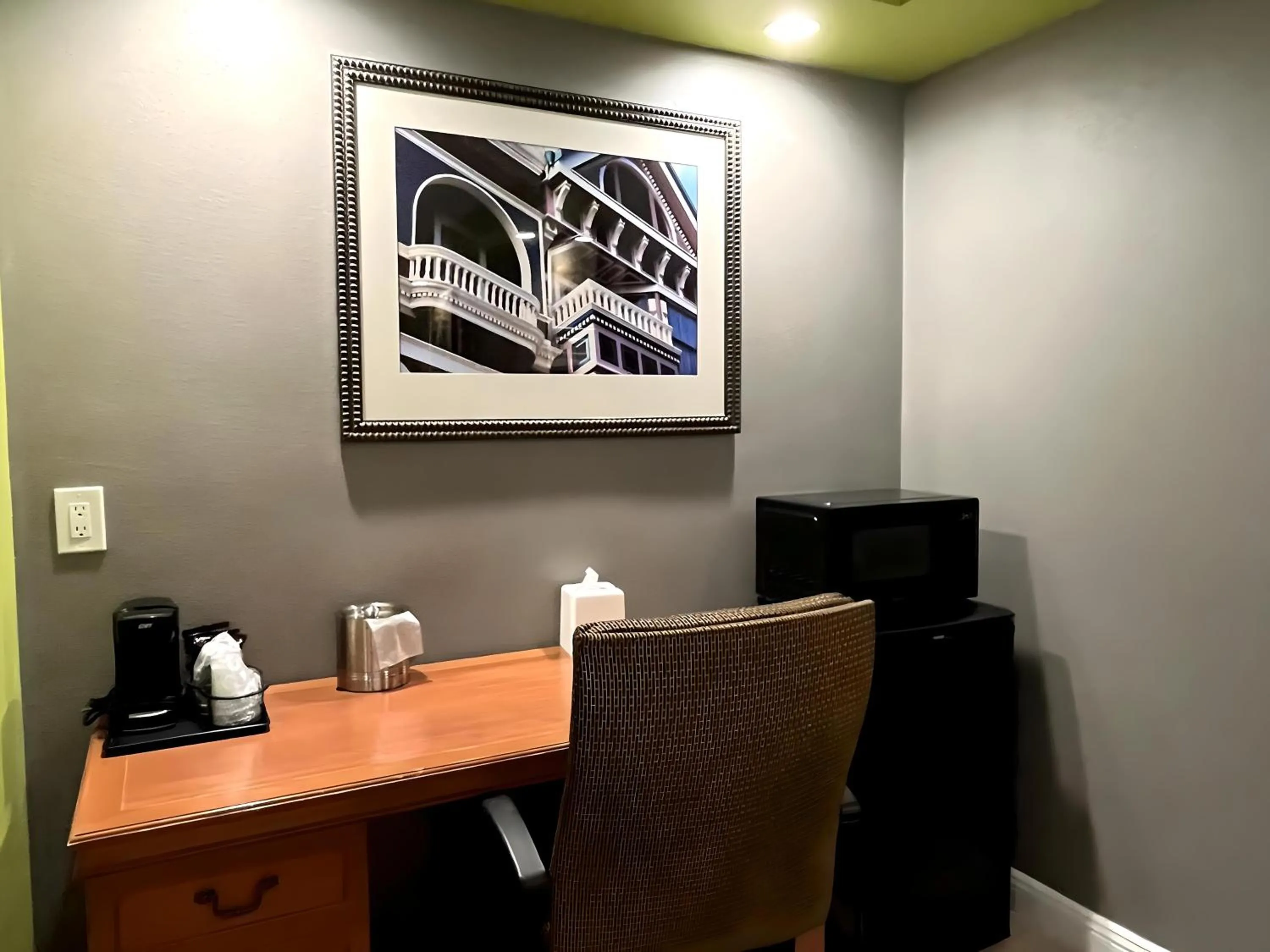 Queen Room with Two Queen Beds in The SeaScape Inn