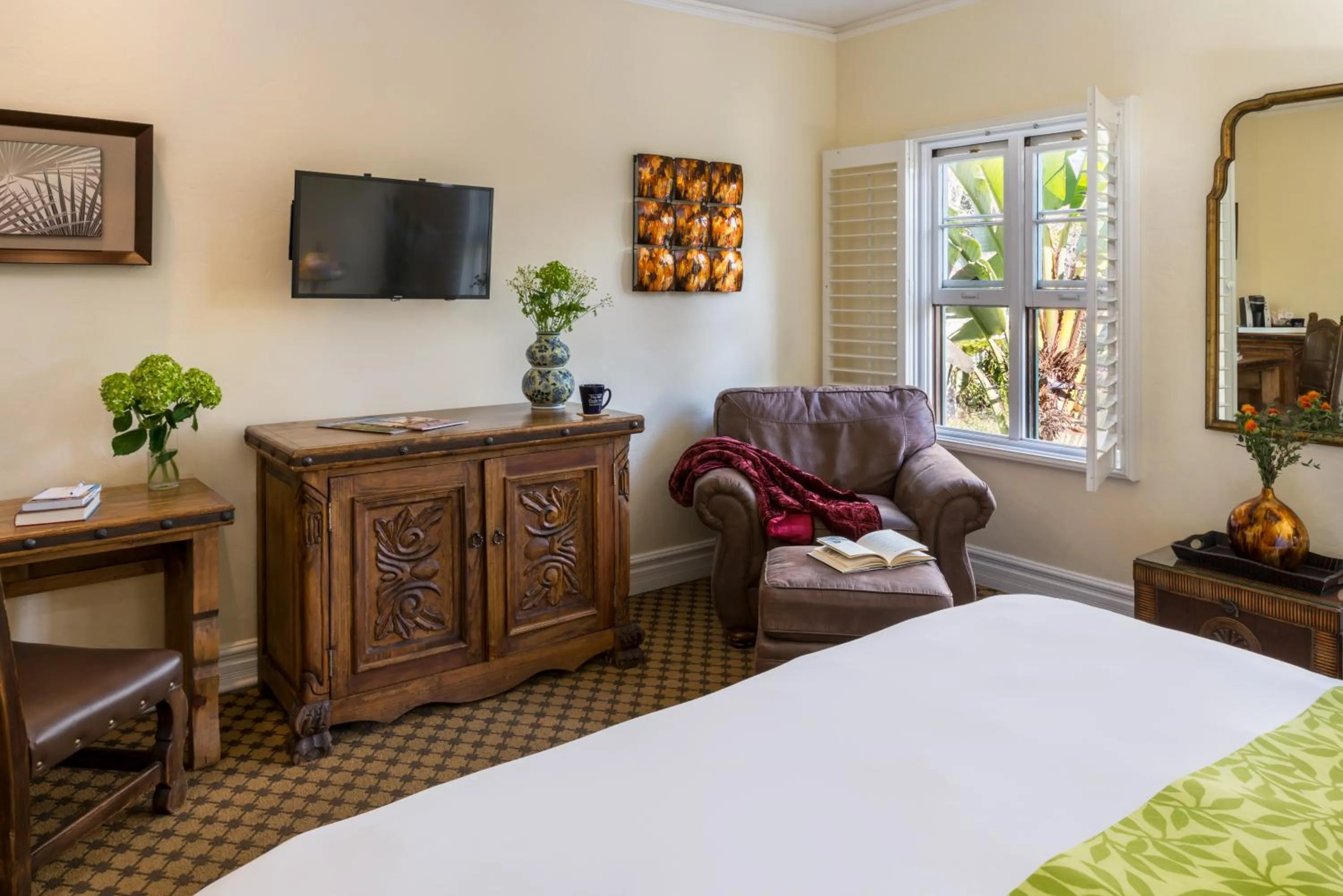 Photo of the whole room, Bed in The Eagle Inn