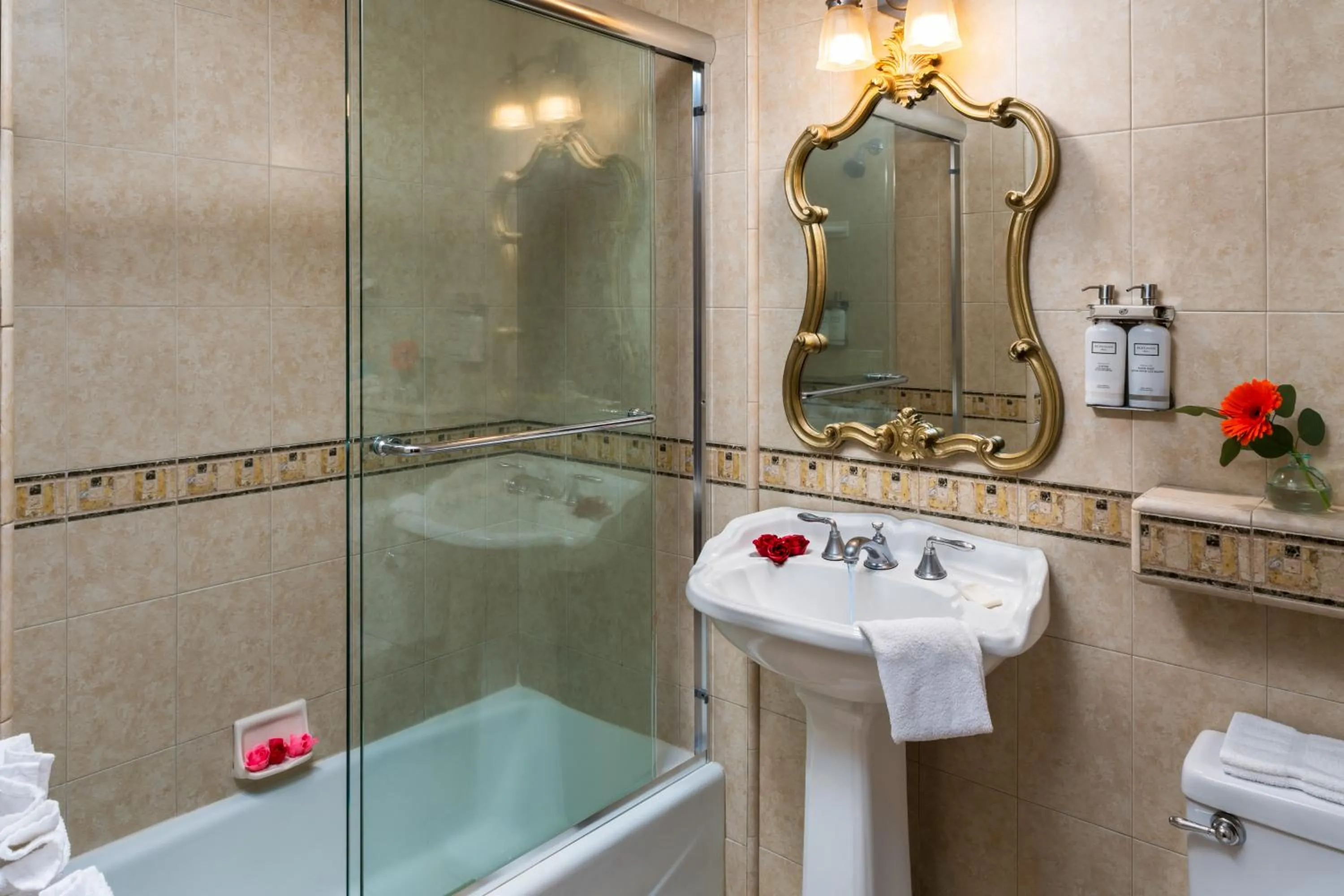 Shower in The Eagle Inn