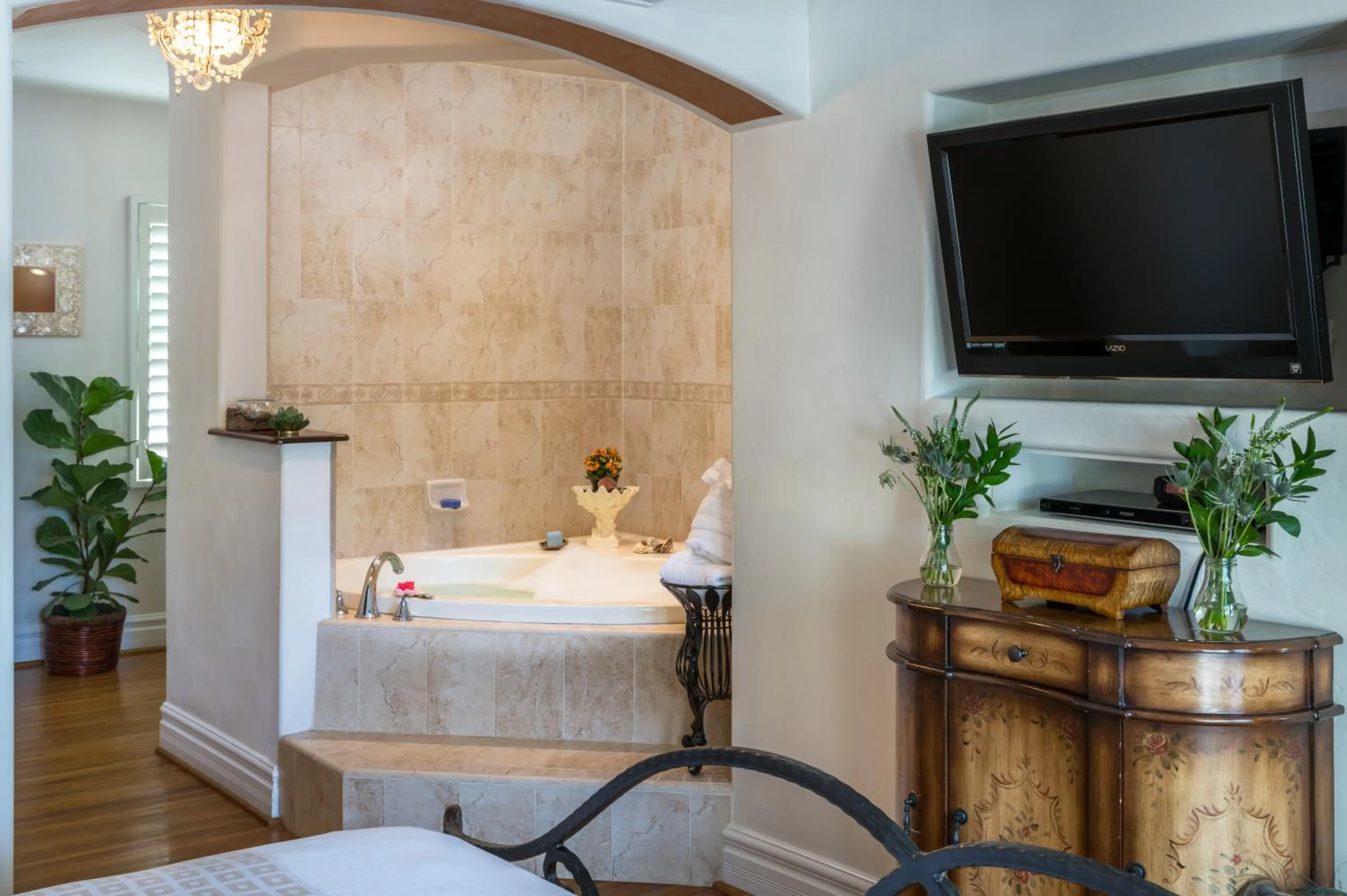 Bedroom, Bed in The Eagle Inn