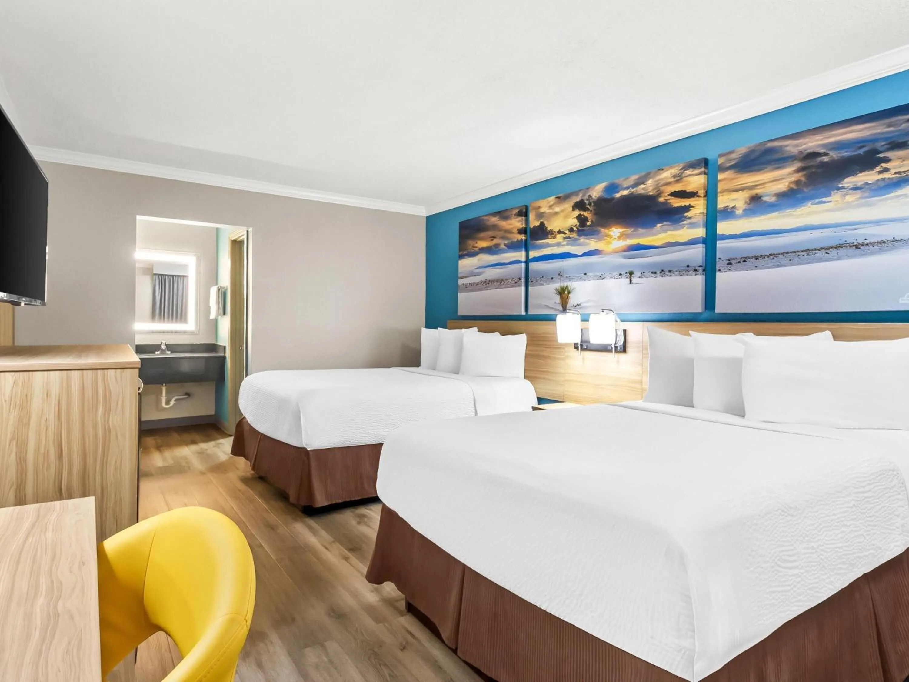 Bed in Days Inn by Wyndham Houston East