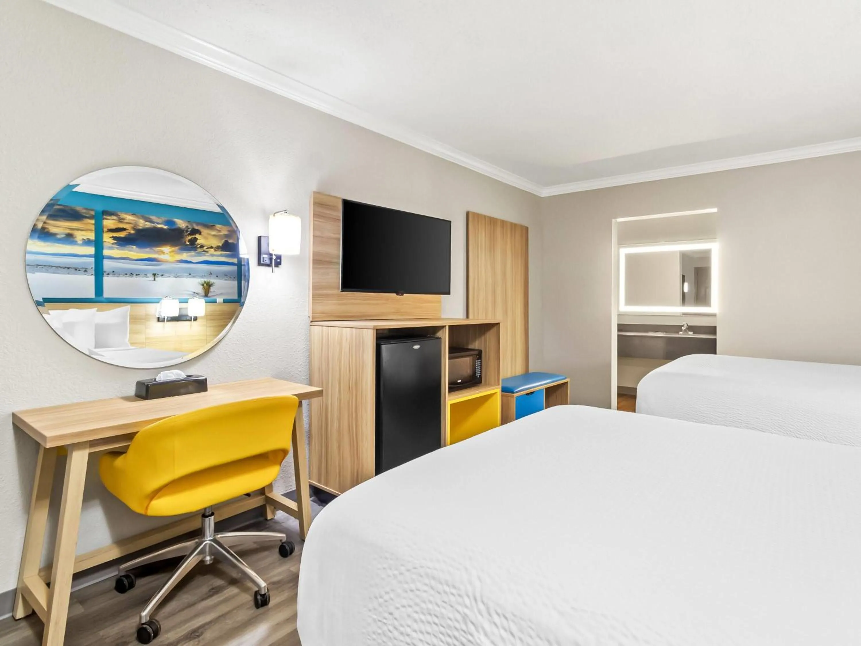 Bed in Days Inn by Wyndham Houston East