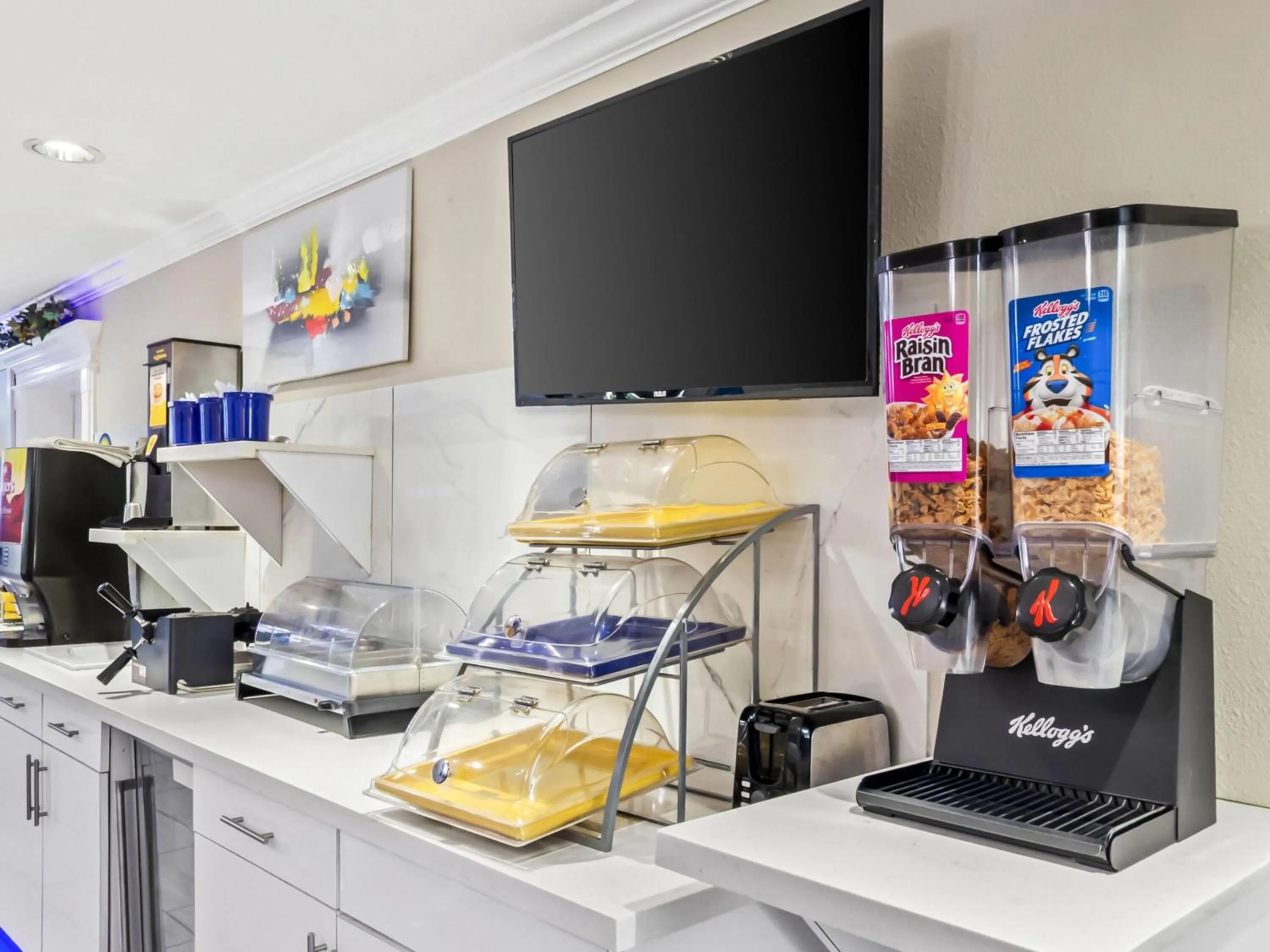 Restaurant/places to eat in Days Inn by Wyndham Houston East