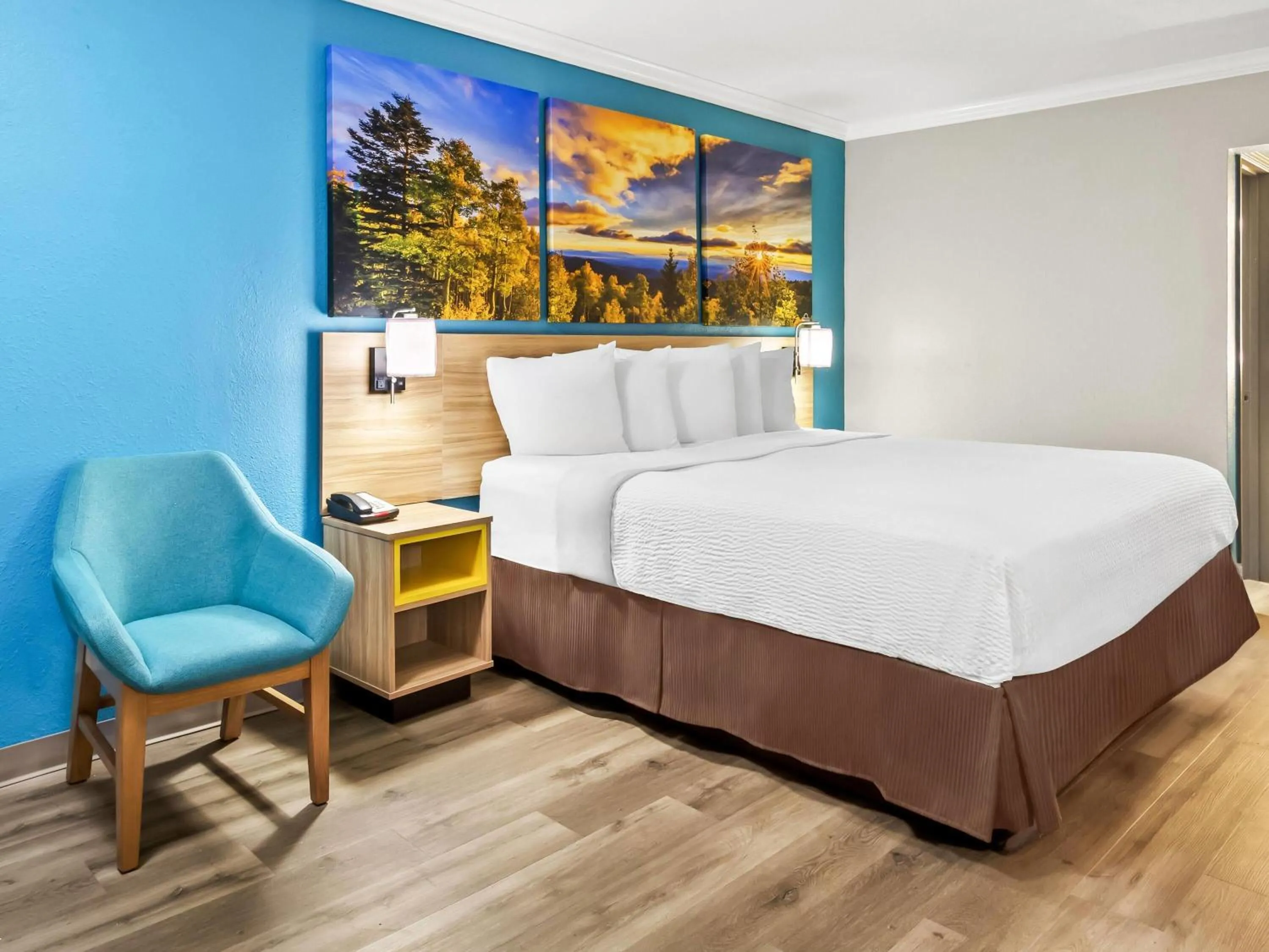 Bed in Days Inn by Wyndham Houston East