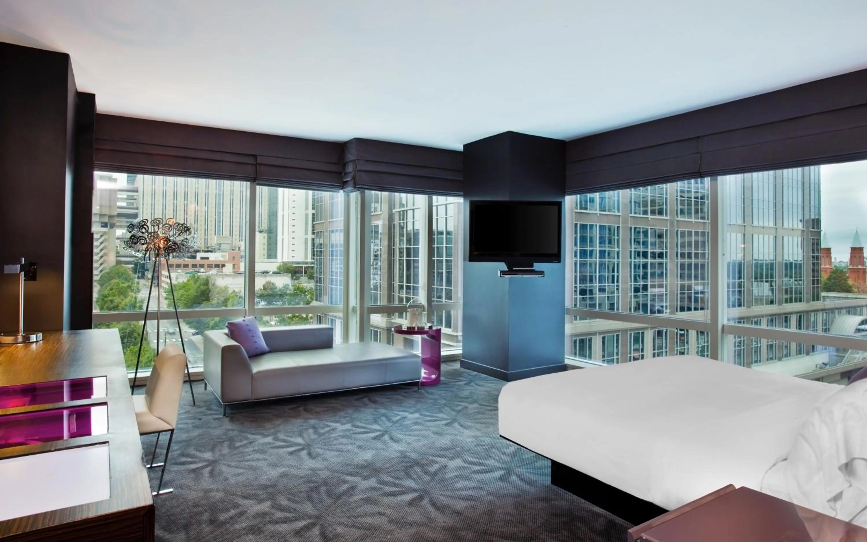 Bed in W Atlanta Downtown