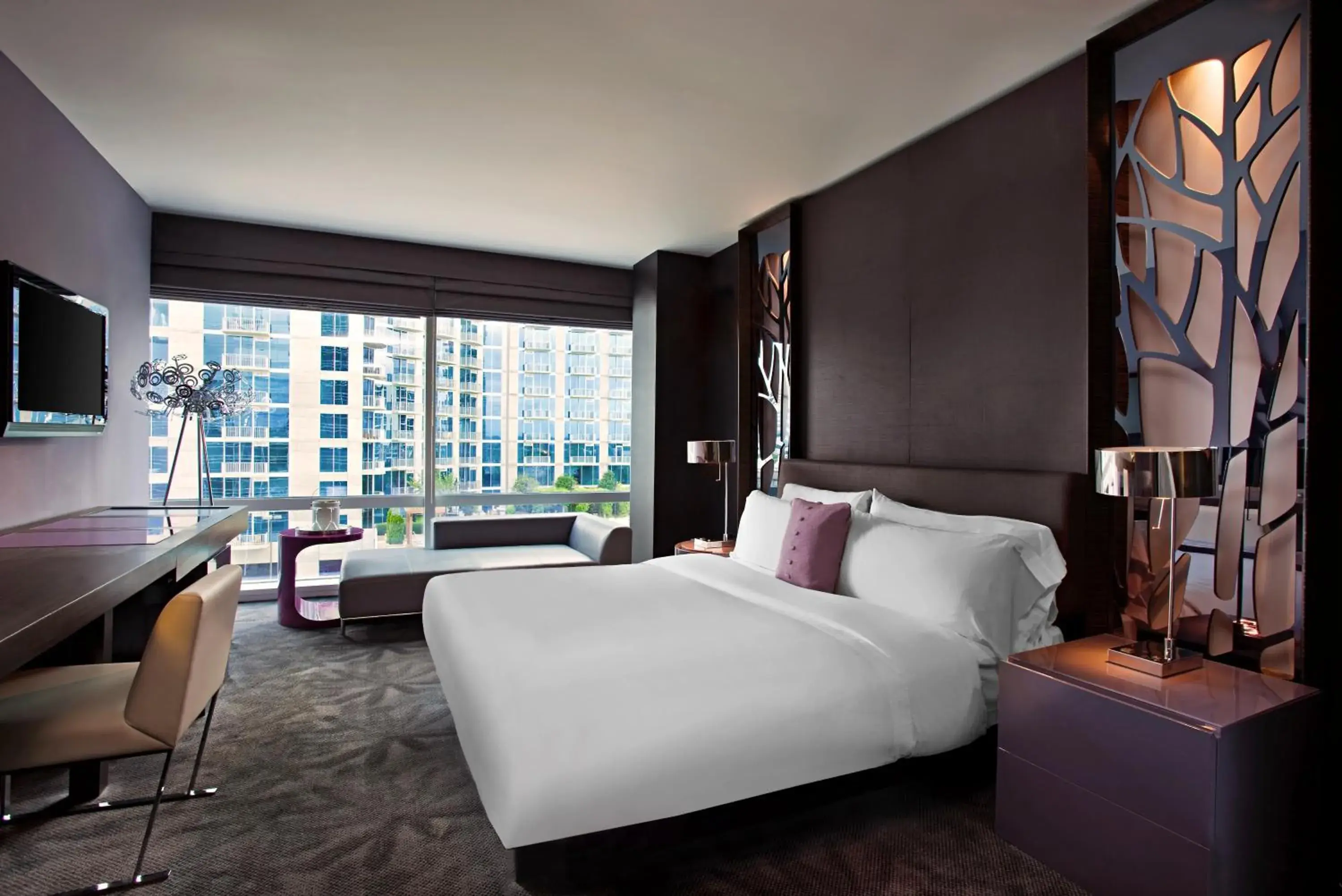 Fabulous King Room with Roll-in Shower - Mobility and Hearing Accessible in W Atlanta Downtown Fabulous King Room with Roll-in Shower - Mobility and Hearing Accessible in W Atlanta Downtown