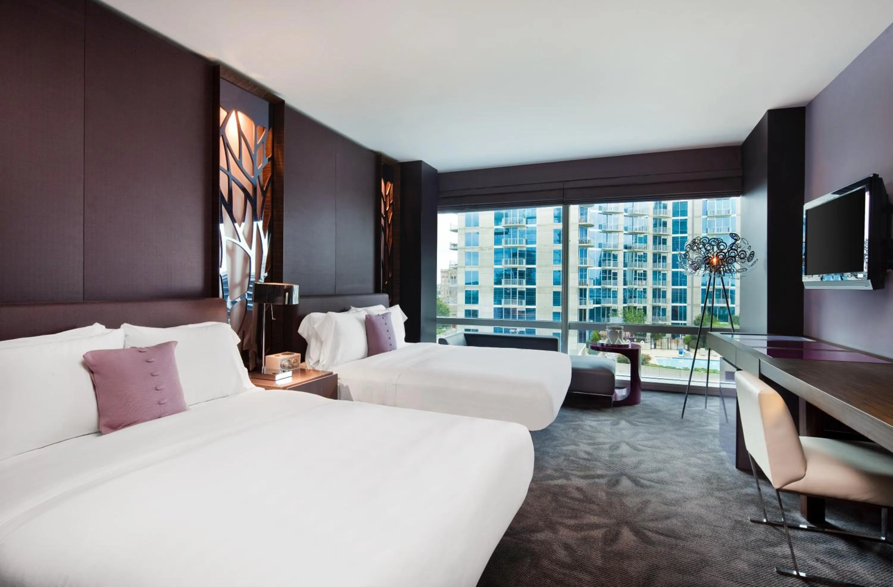 Bed in W Atlanta Downtown