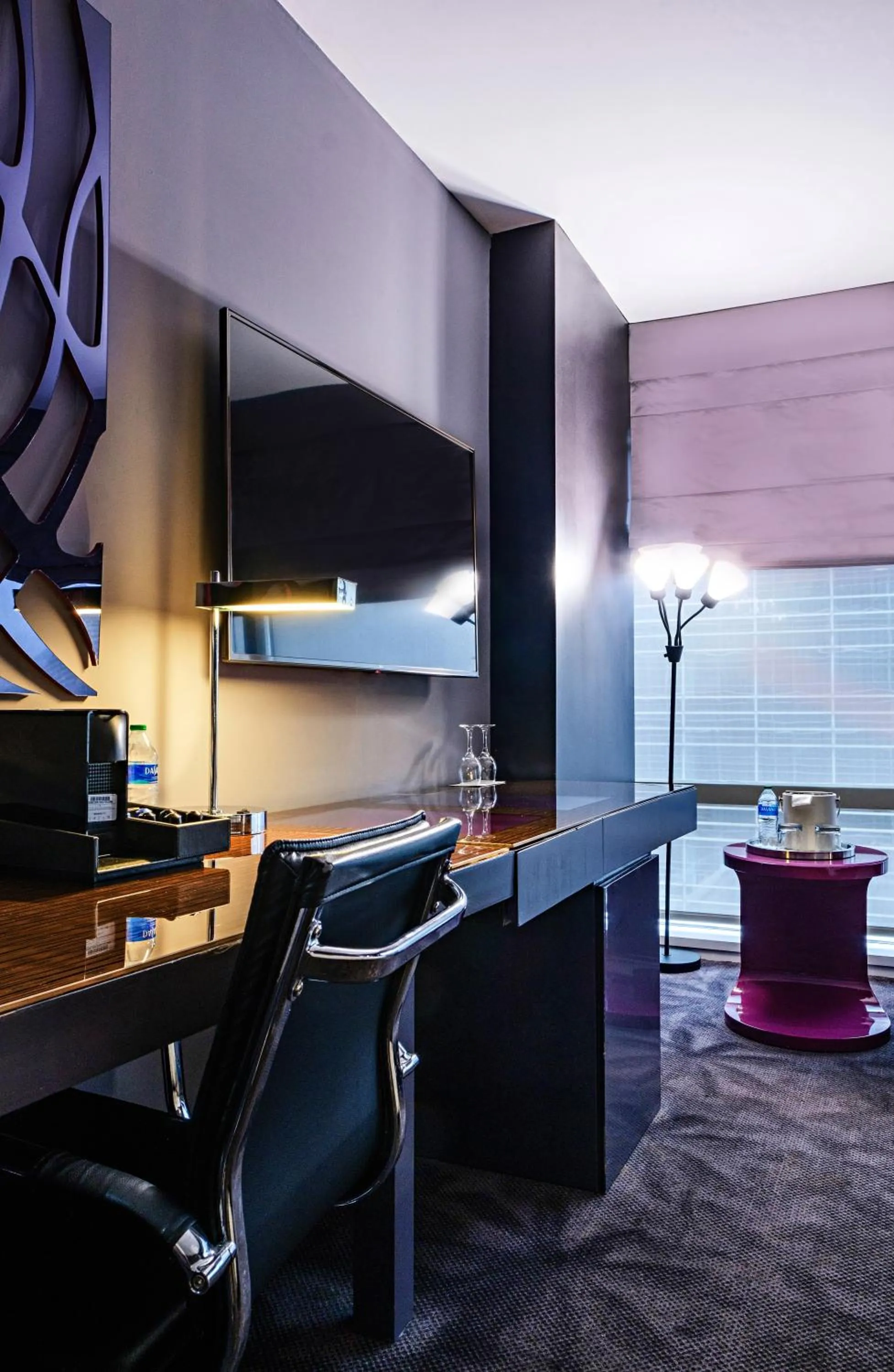 hair dresser in W Atlanta Downtown