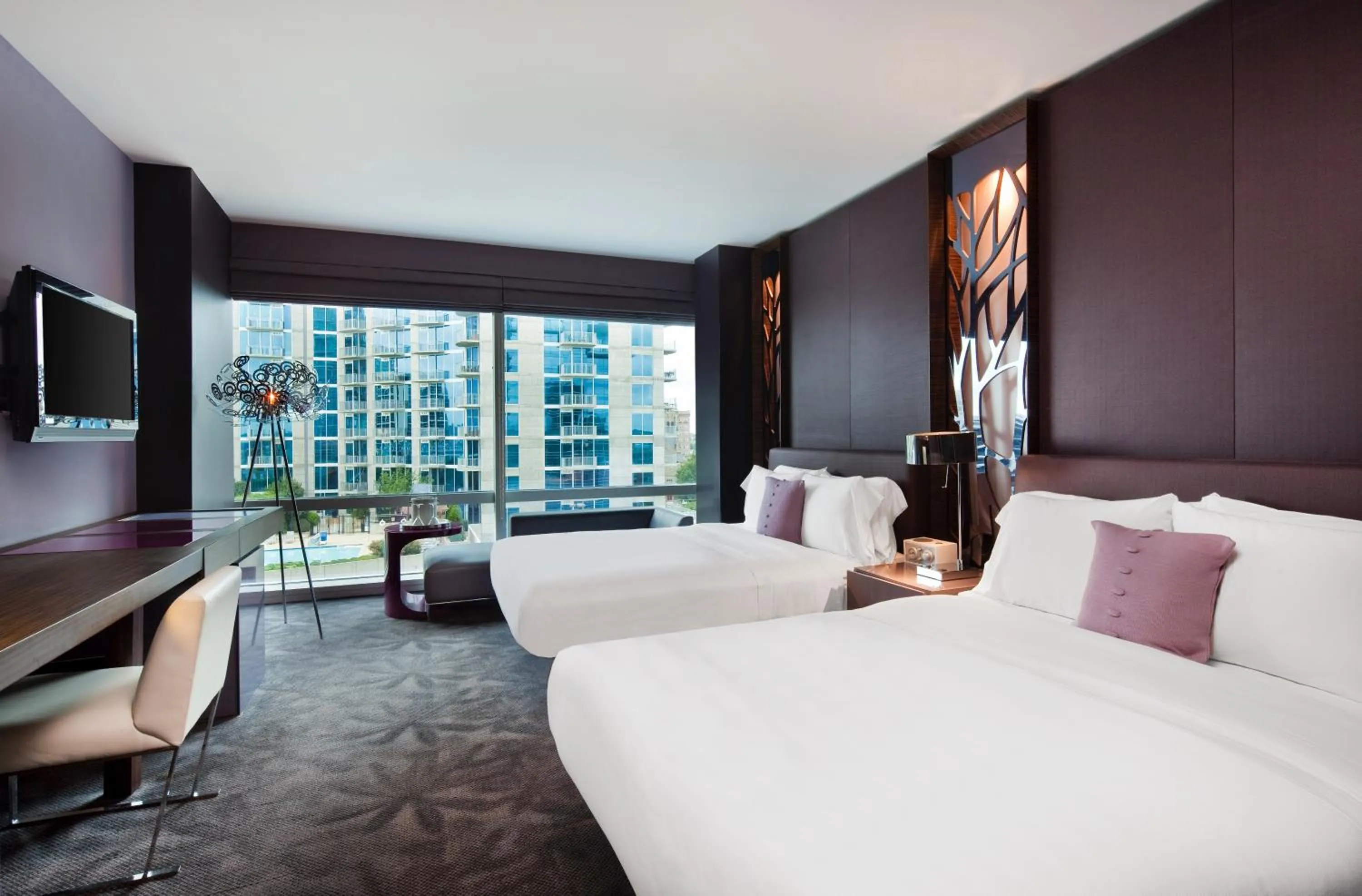 Bed in W Atlanta Downtown